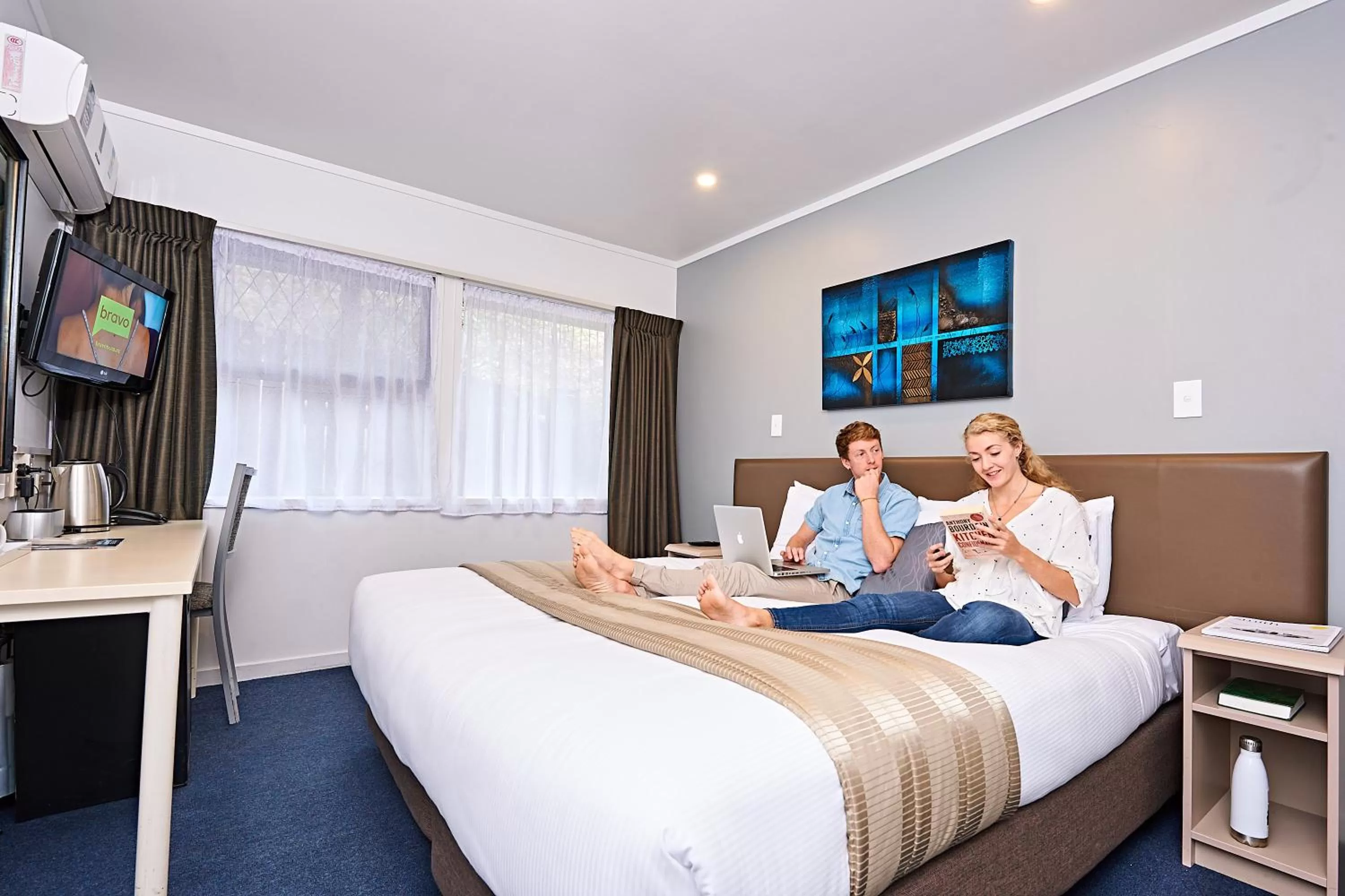 Guests, Bed in Mount Richmond Hotel