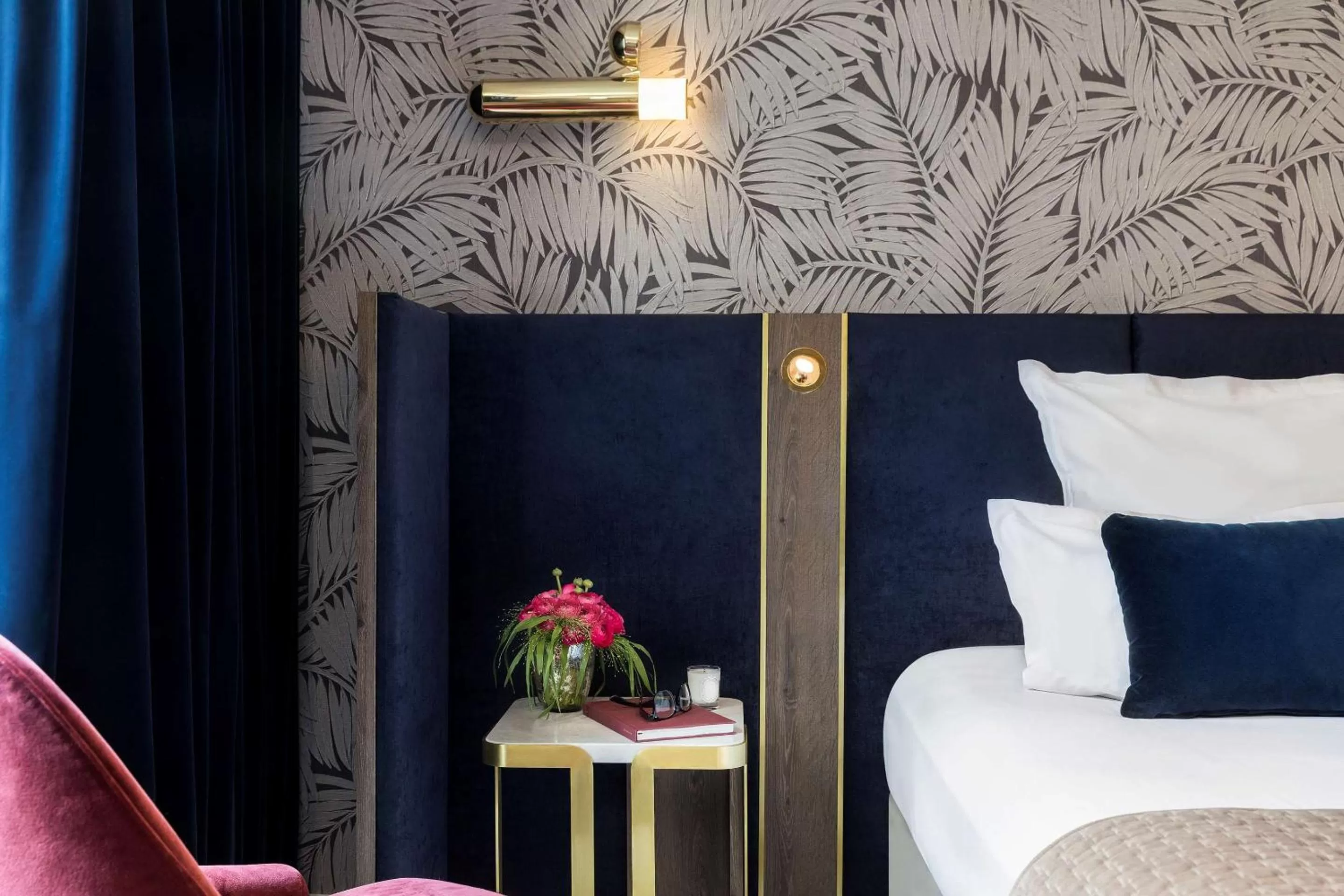 Photo of the whole room, Bed in Hotel Opéra Opal