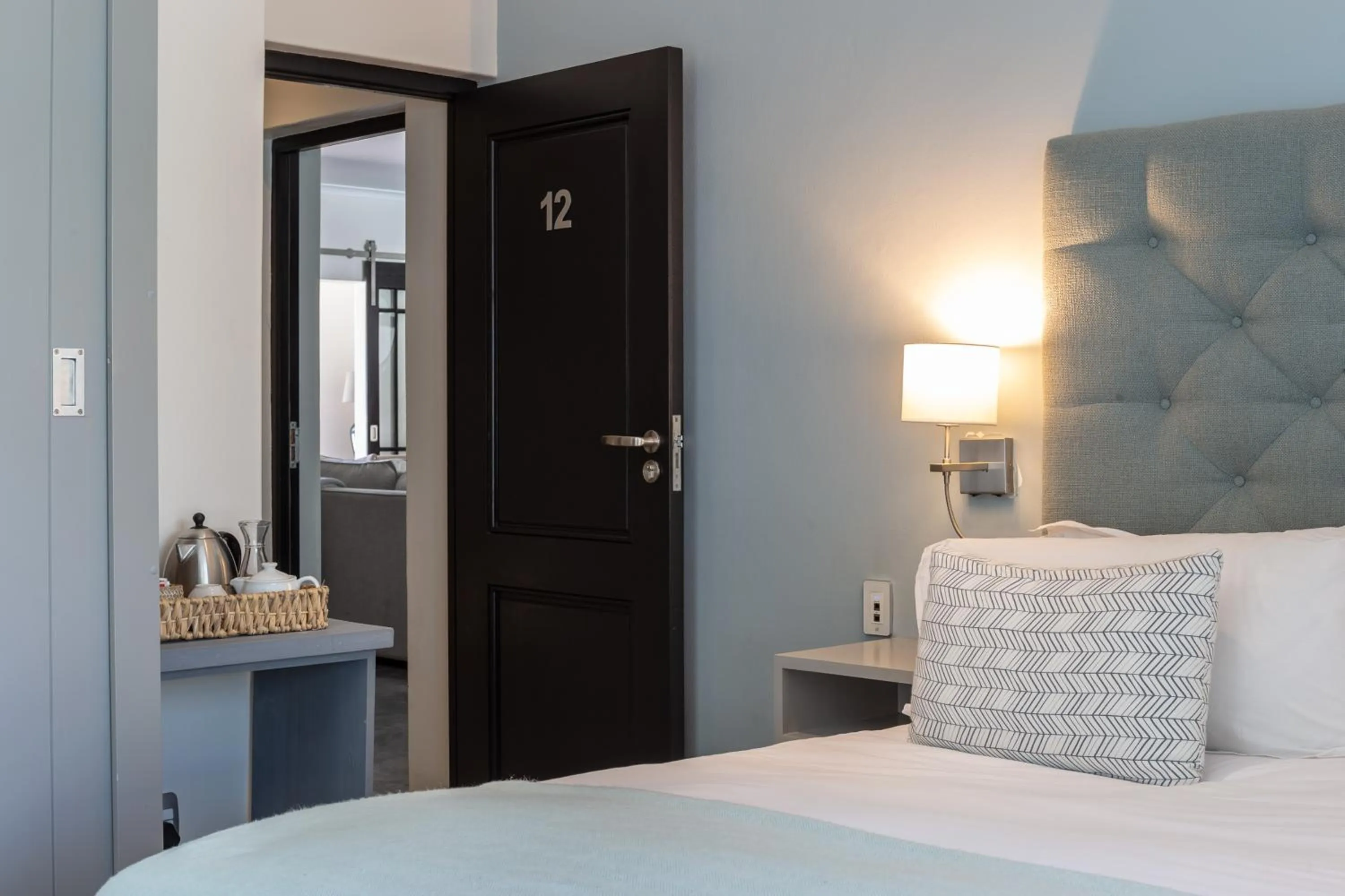 Coffee/tea facilities, Bed in Whale Rock Luxury Lodge