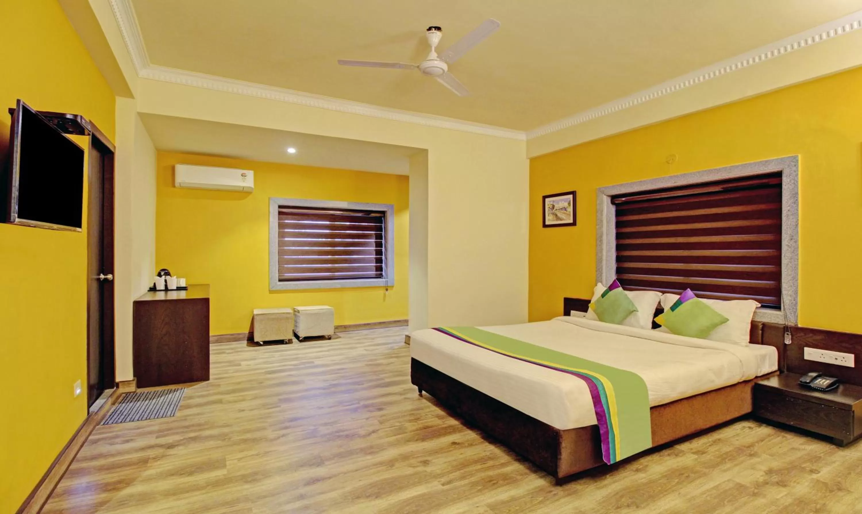 Photo of the whole room, Bed in Treebo ASL Prime, Gariahat