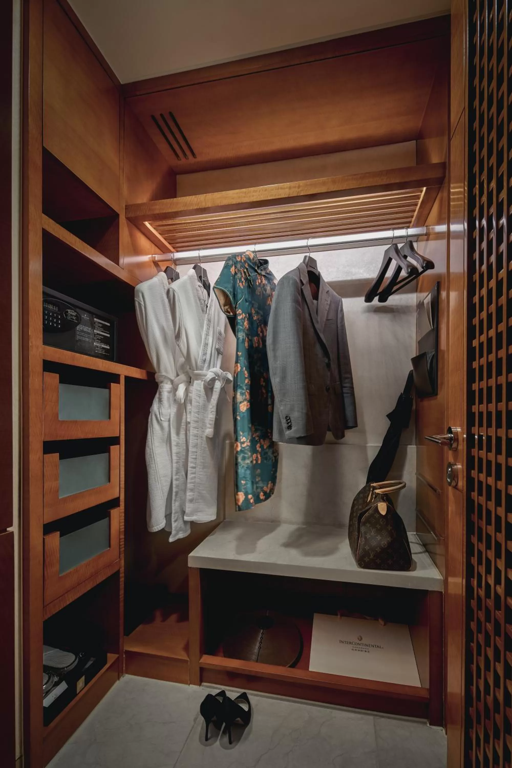 wardrobe in InterContinental Hangzhou ICC by IHG