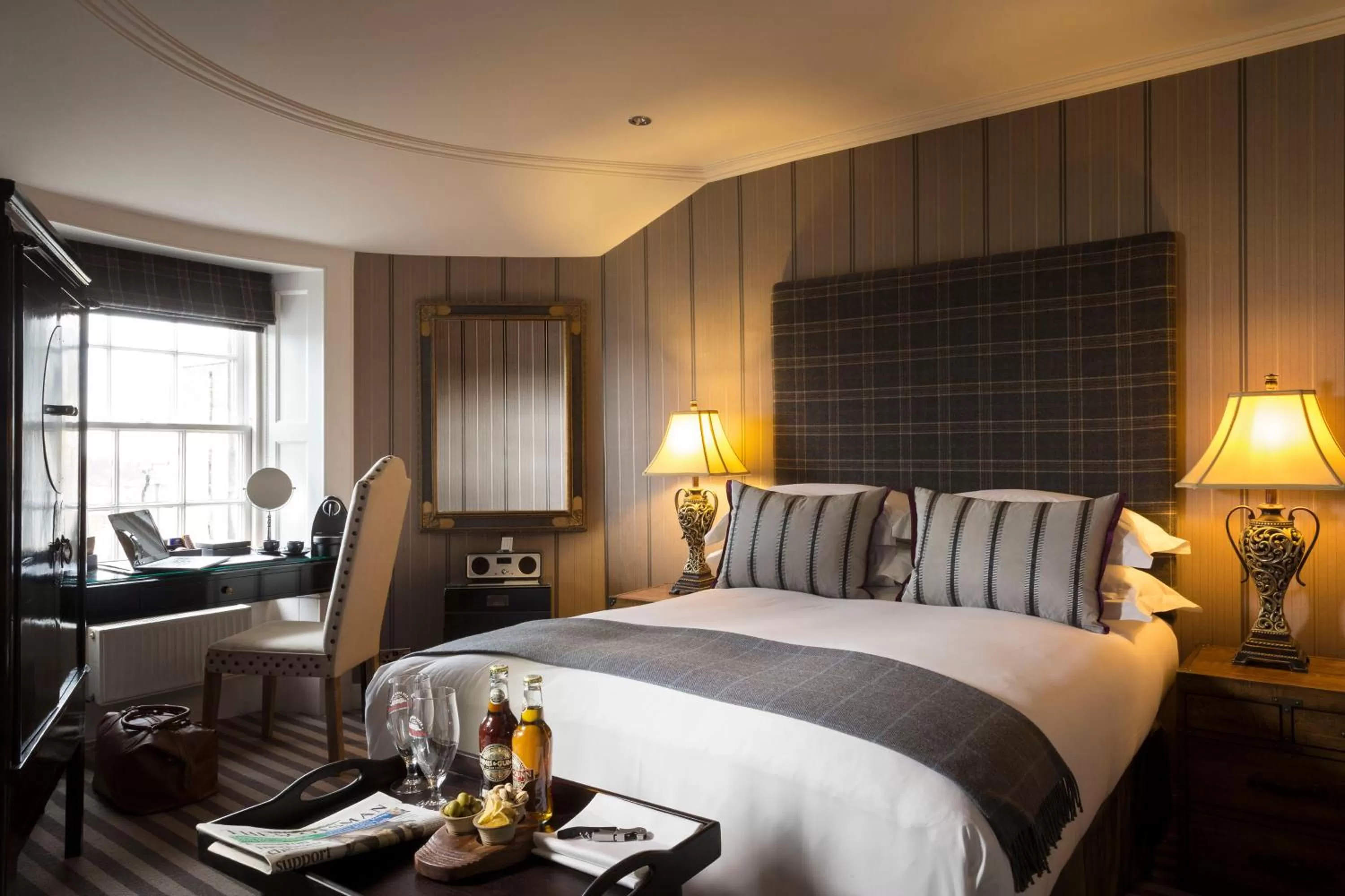 Photo of the whole room, Bed in Nira Caledonia