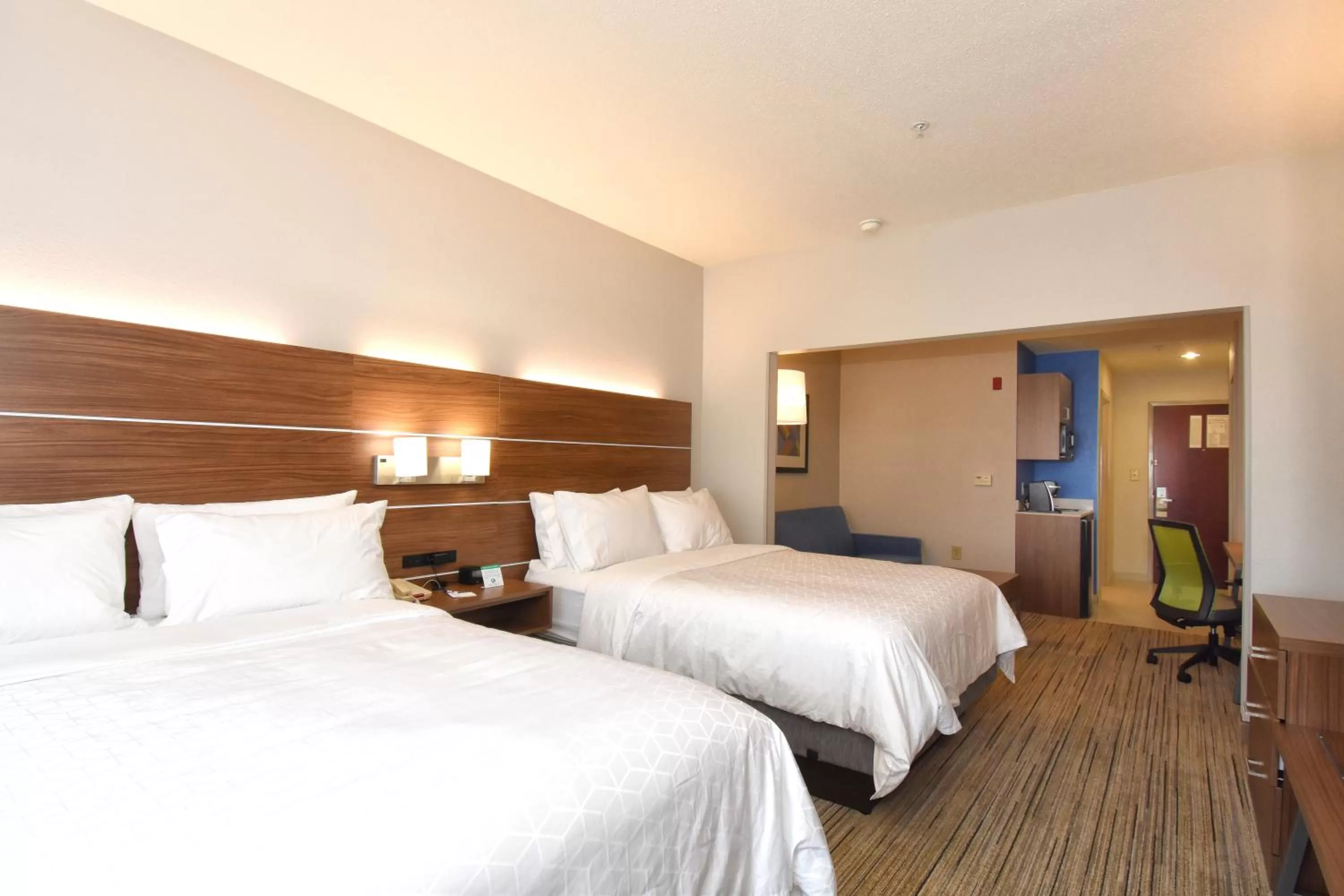 Photo of the whole room, Bed in Holiday Inn Express & Suites Southern Pines-Pinehurst Area by IHG