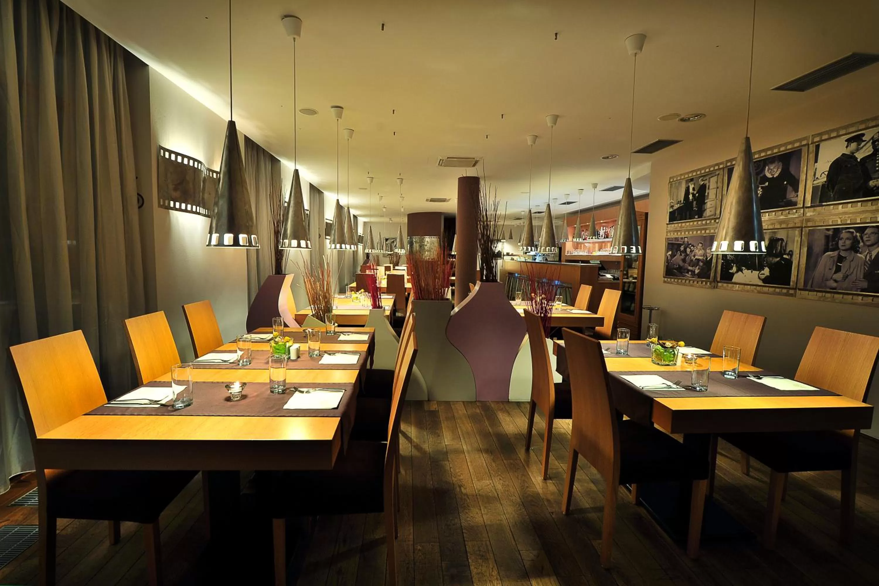 Restaurant/places to eat in Hotel Biograf