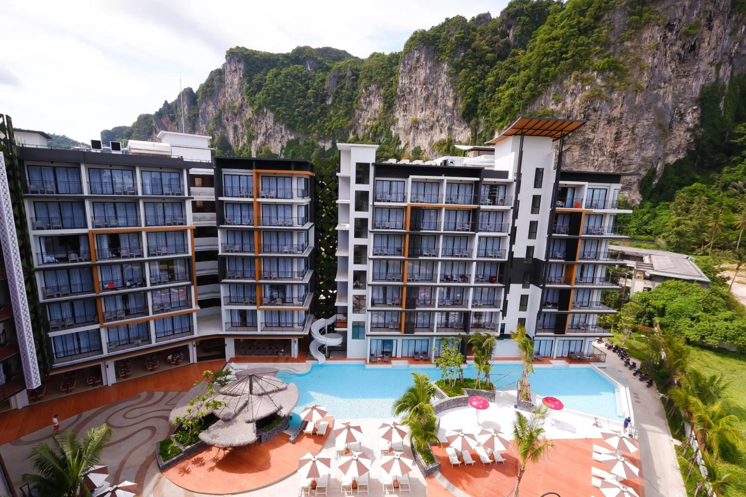 Property building in Sea Seeker Krabi Resort