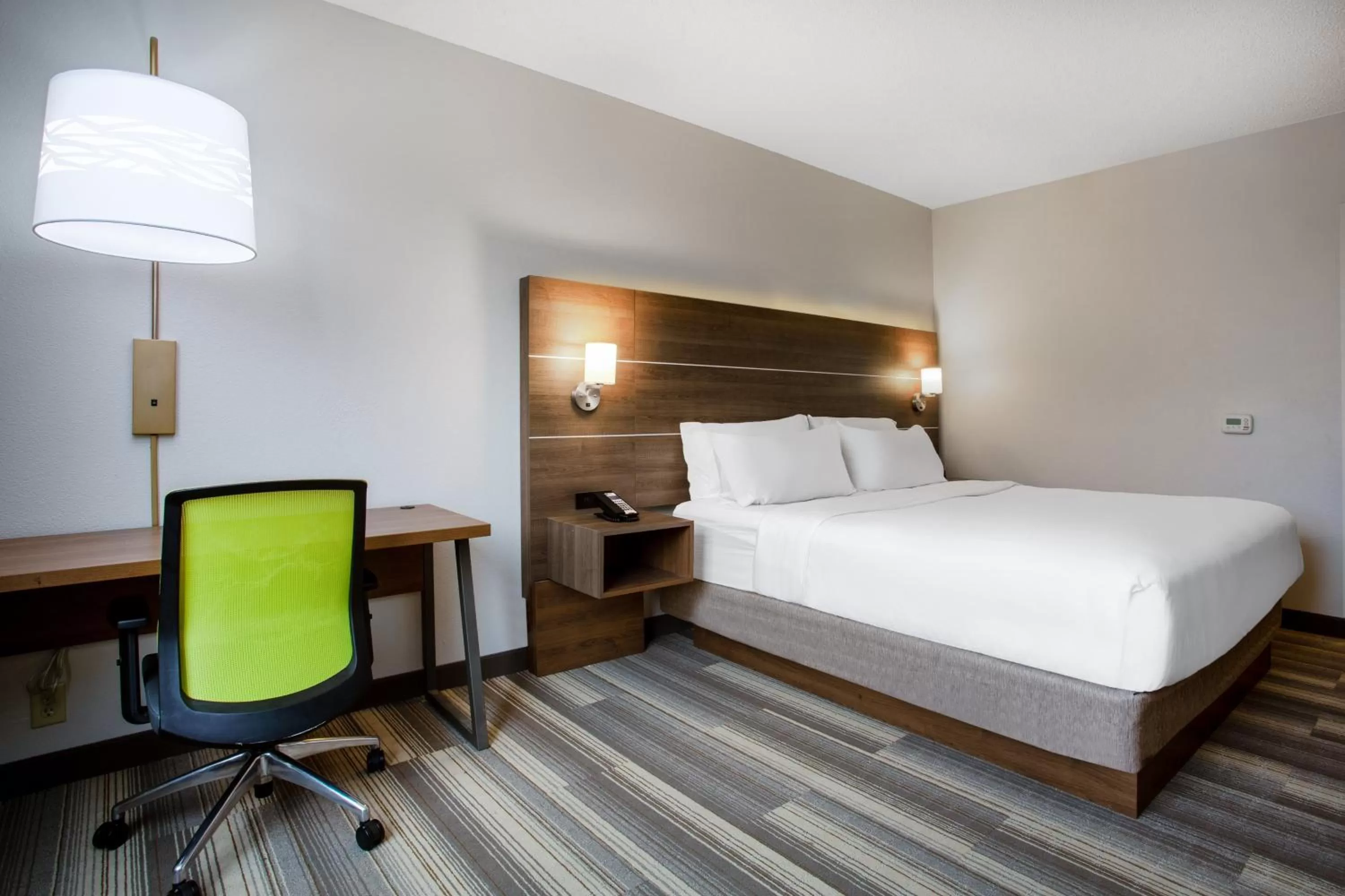 Photo of the whole room, Bed in Holiday Inn Express Hotel & Suites Fort Wayne by IHG