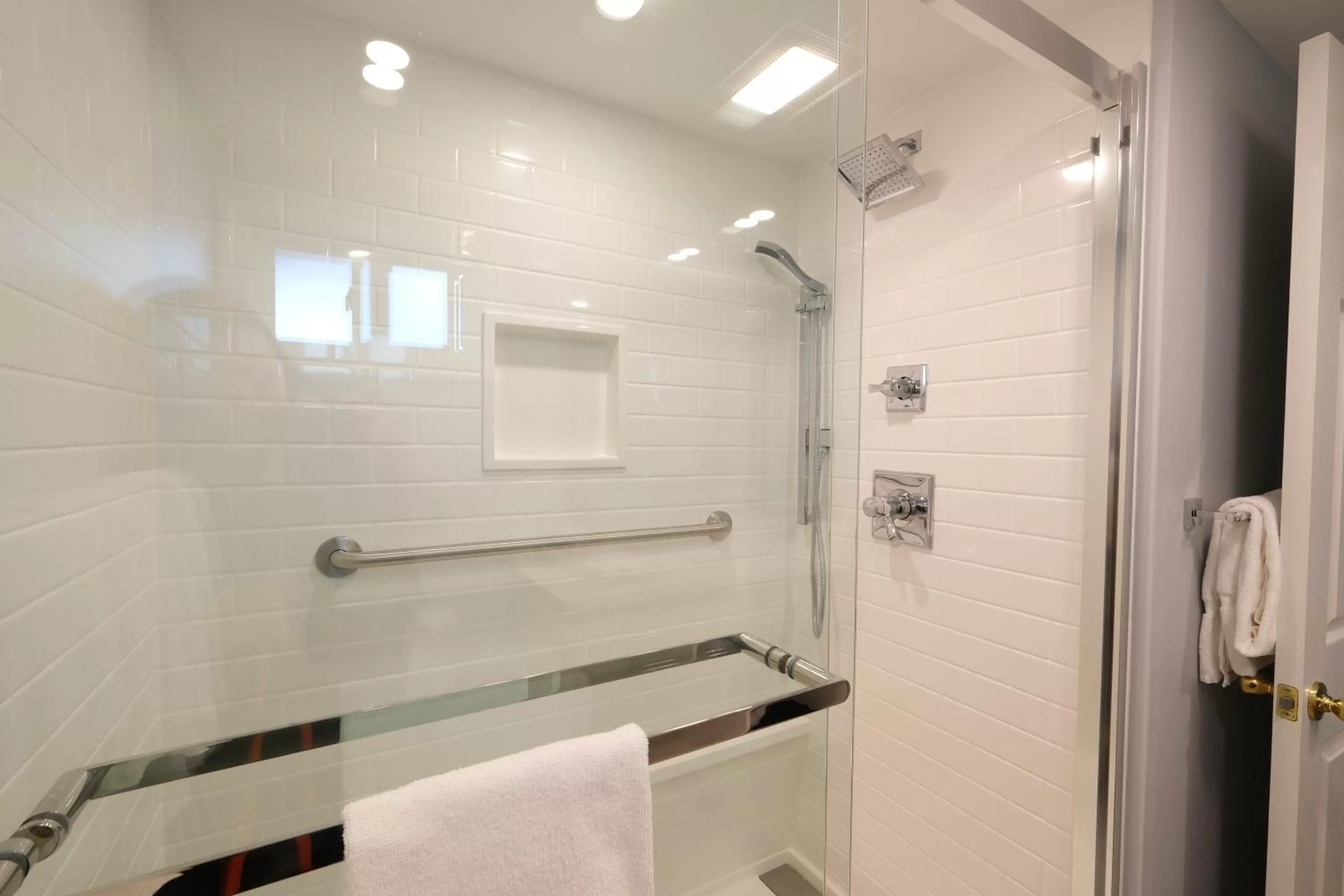 Dunes Building - Two Queen Partial Oceanview in Norseman Resort on the Beach