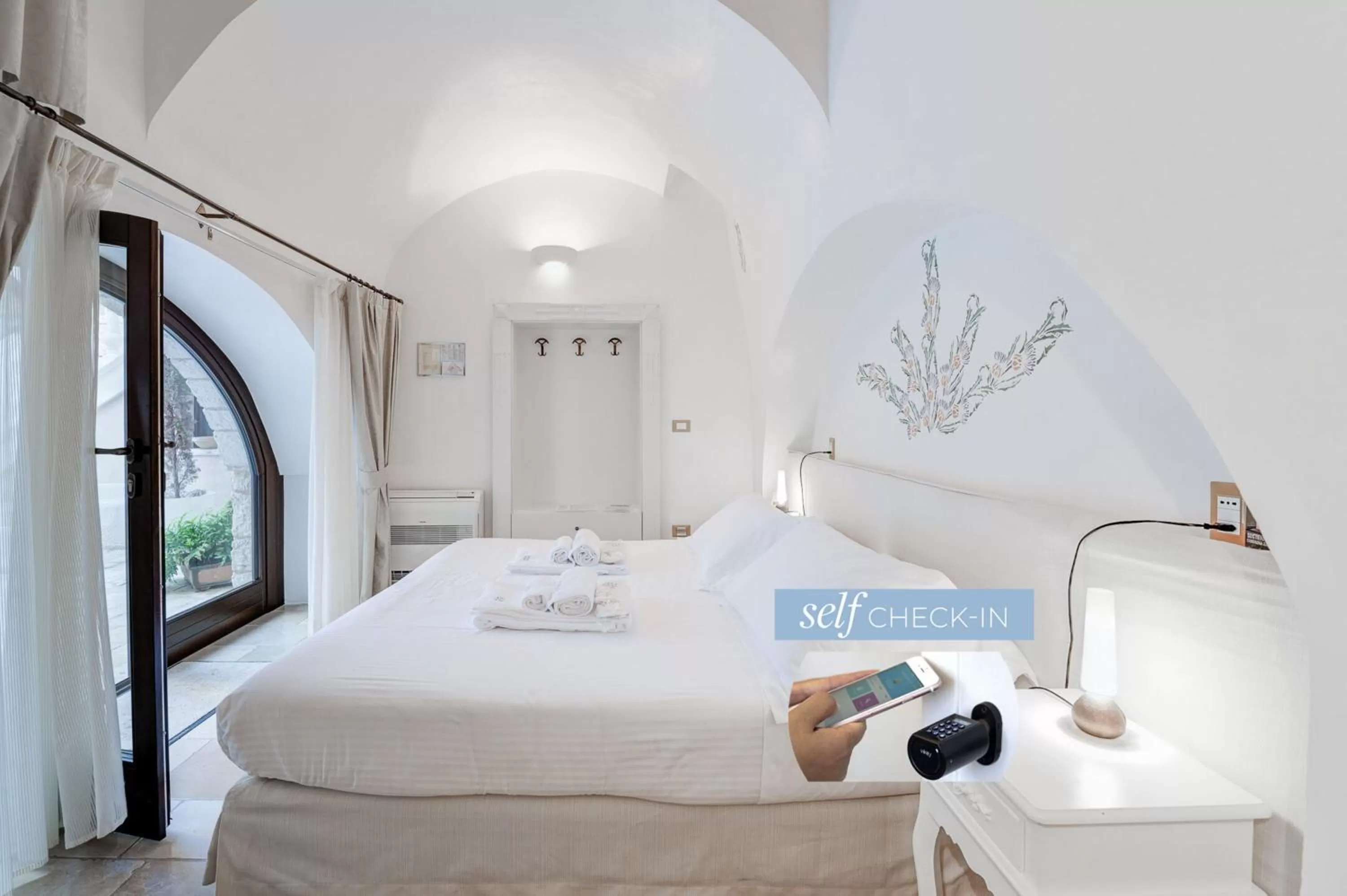 Double or Twin Room in Dimora Dell'Osanna Raro Villas Smart Rooms Collection