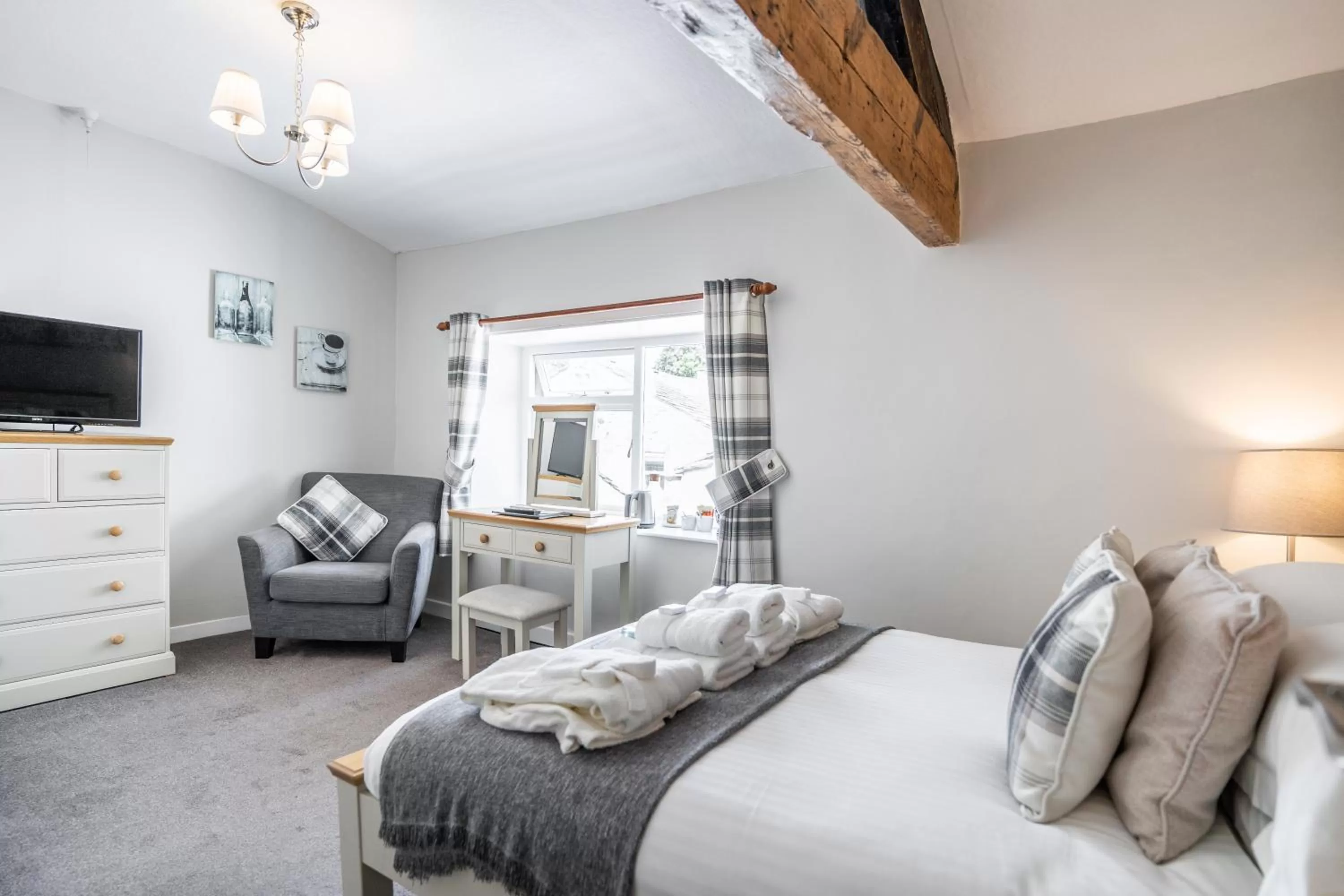 Bedroom in Black Horse Hotel