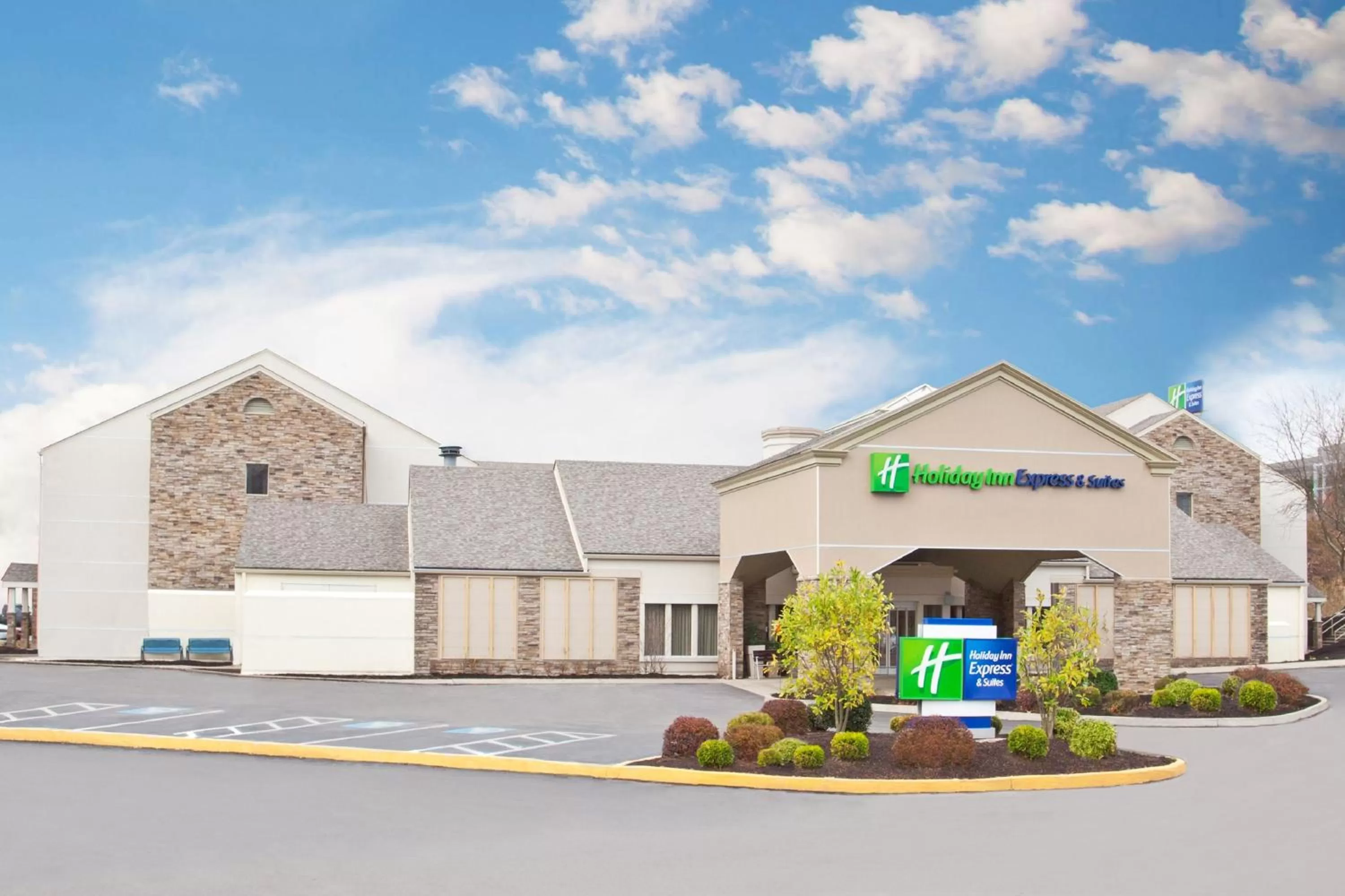 Property building in Holiday Inn Express Hotel & Suites Pittsburgh Airport by IHG