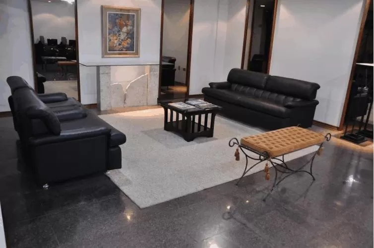 Communal lounge/ TV room in Cardum Hotel