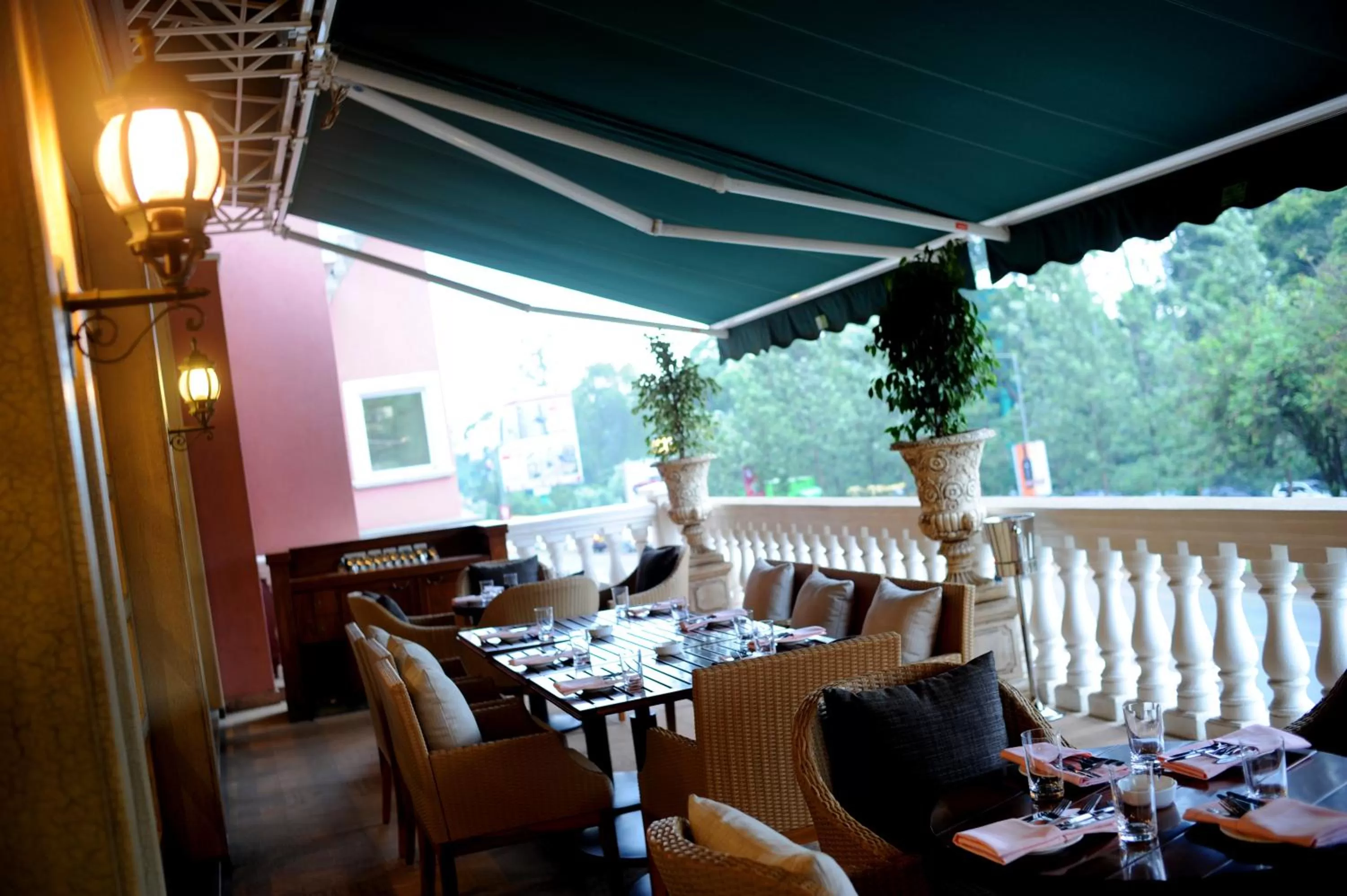 Restaurant/places to eat in Villa Rosa Kempinski