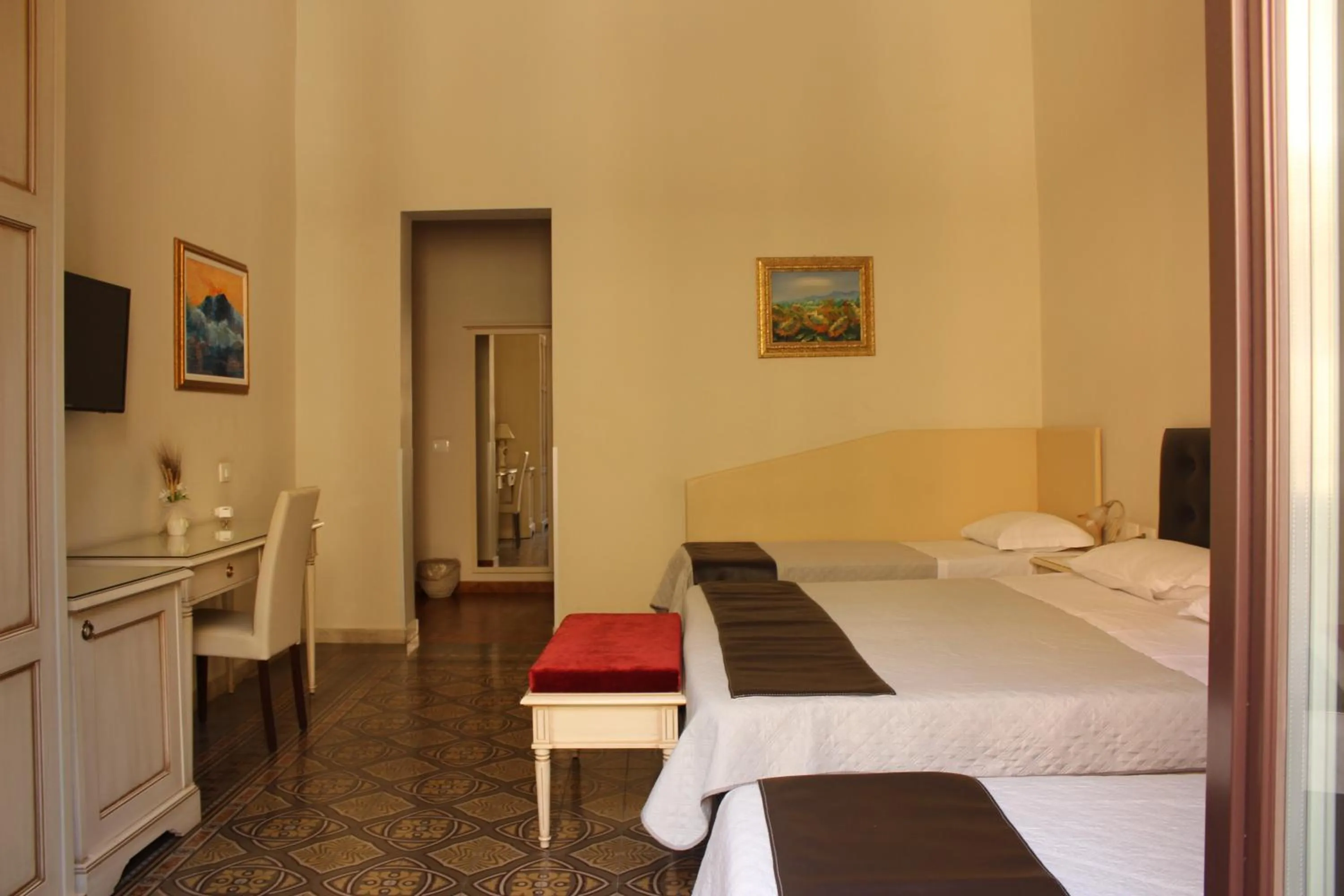 Photo of the whole room, Bed in Umberto House Catania