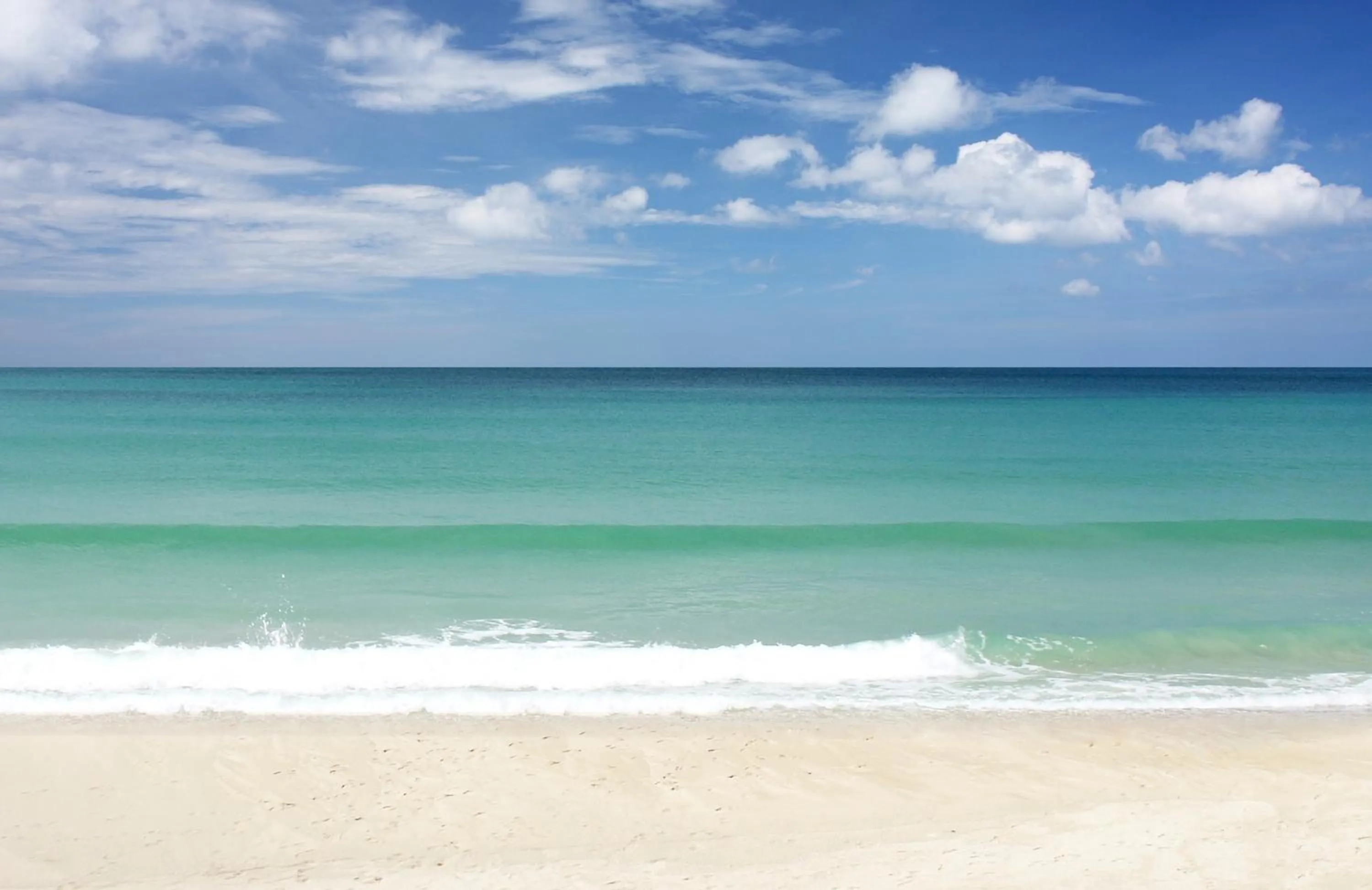 Beach in Best Western Phuket Ocean Resort