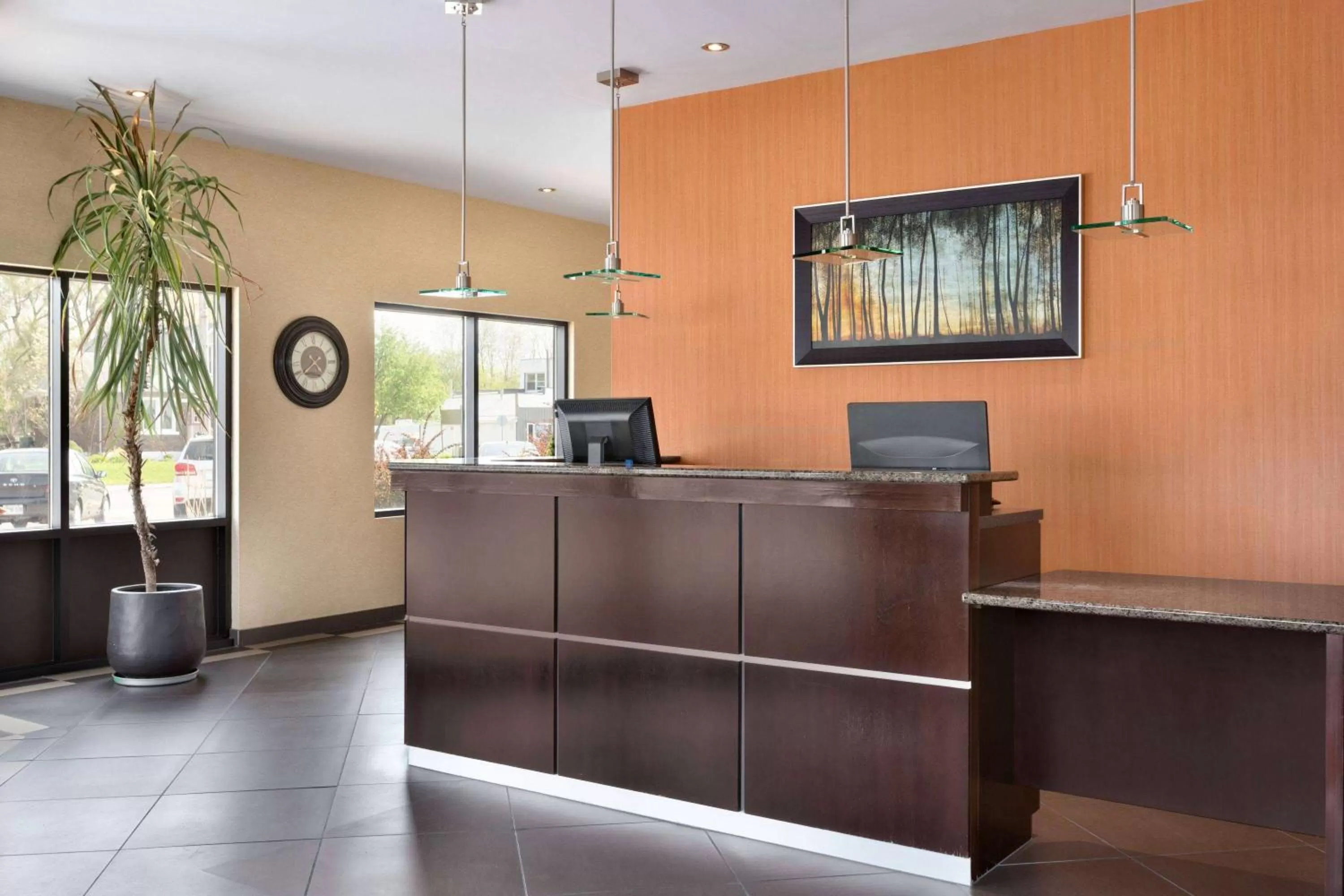 Lobby or reception in Travelodge by Wyndham Simcoe