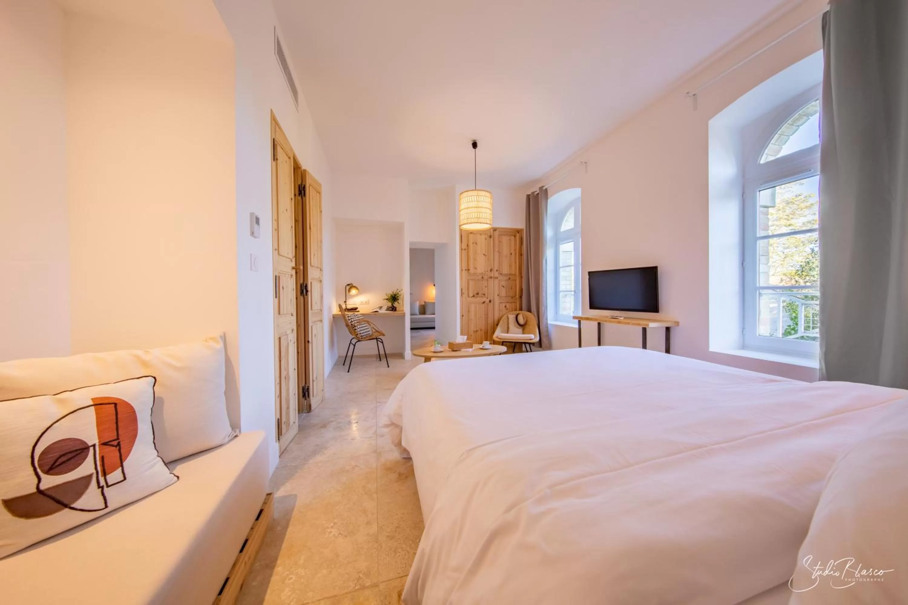 Photo of the whole room, Bed in Moulin de la Roque