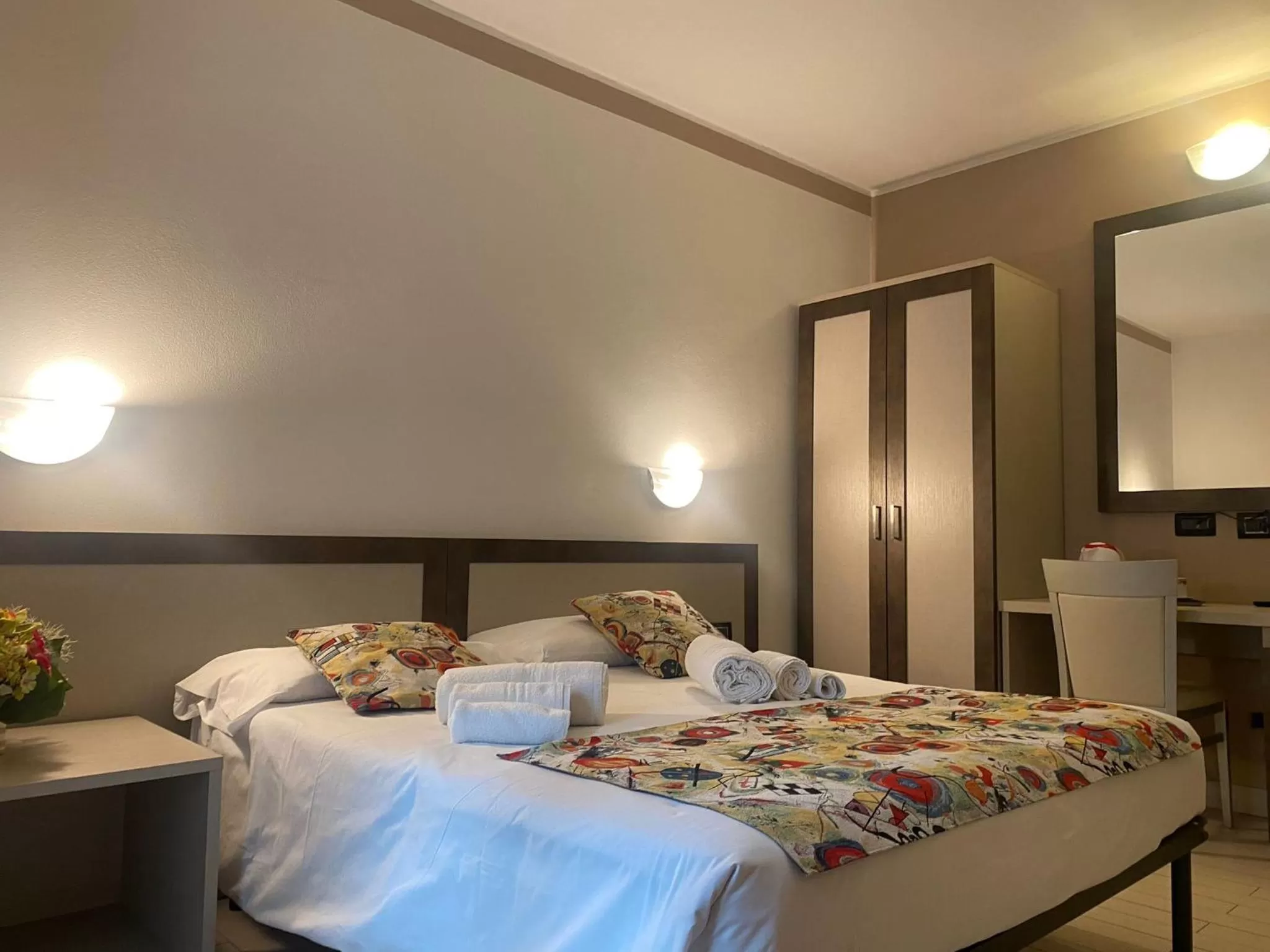 Bed in Hotel Lago di Como