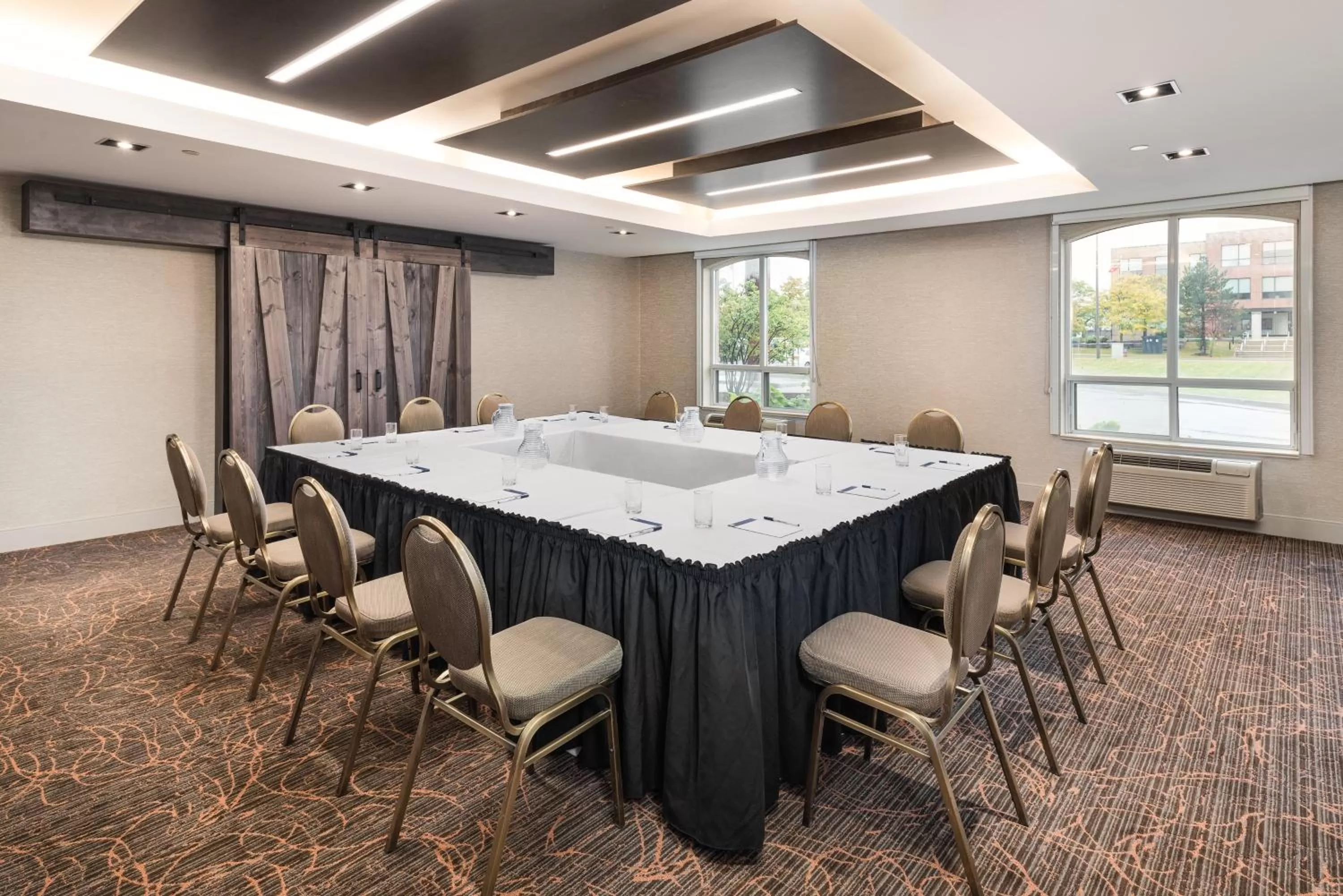 Meeting/conference room in Holiday Inn Express Hotel & Suites Milton by IHG