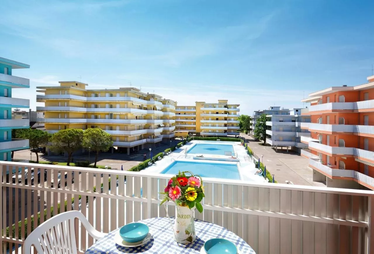 Pool View in Residence Valbella - GETURHOTELS