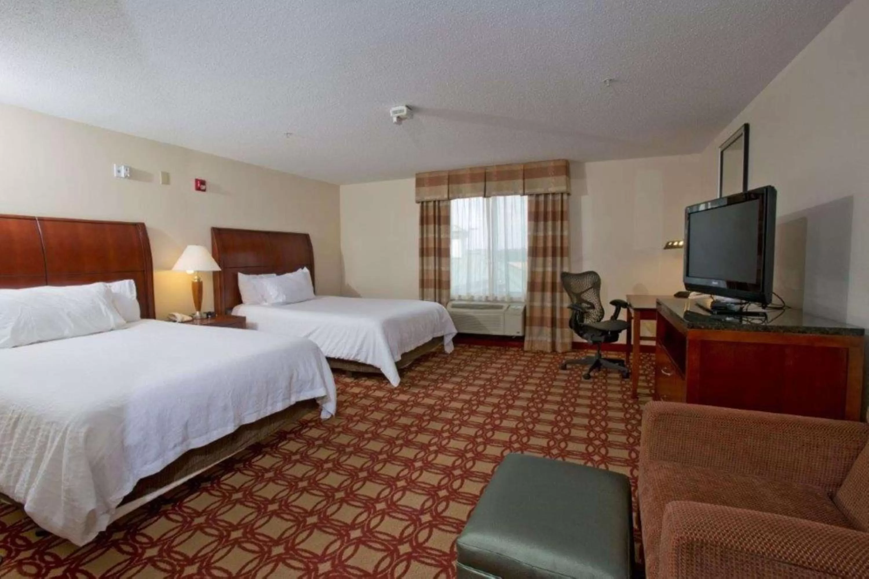 Bedroom, Bed in Hilton Garden Inn Starkville