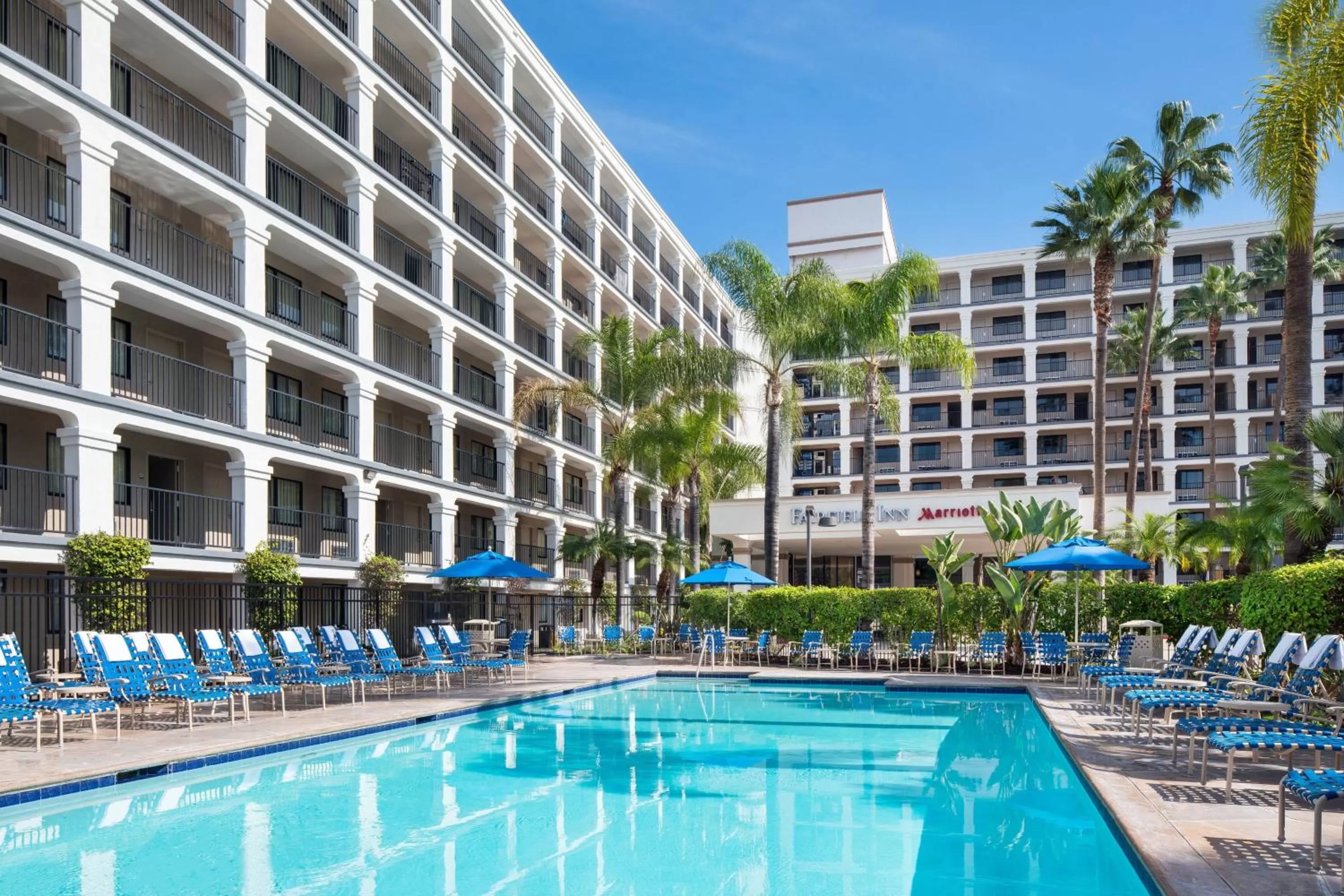 Swimming pool in Fairfield by Marriott Anaheim Resort