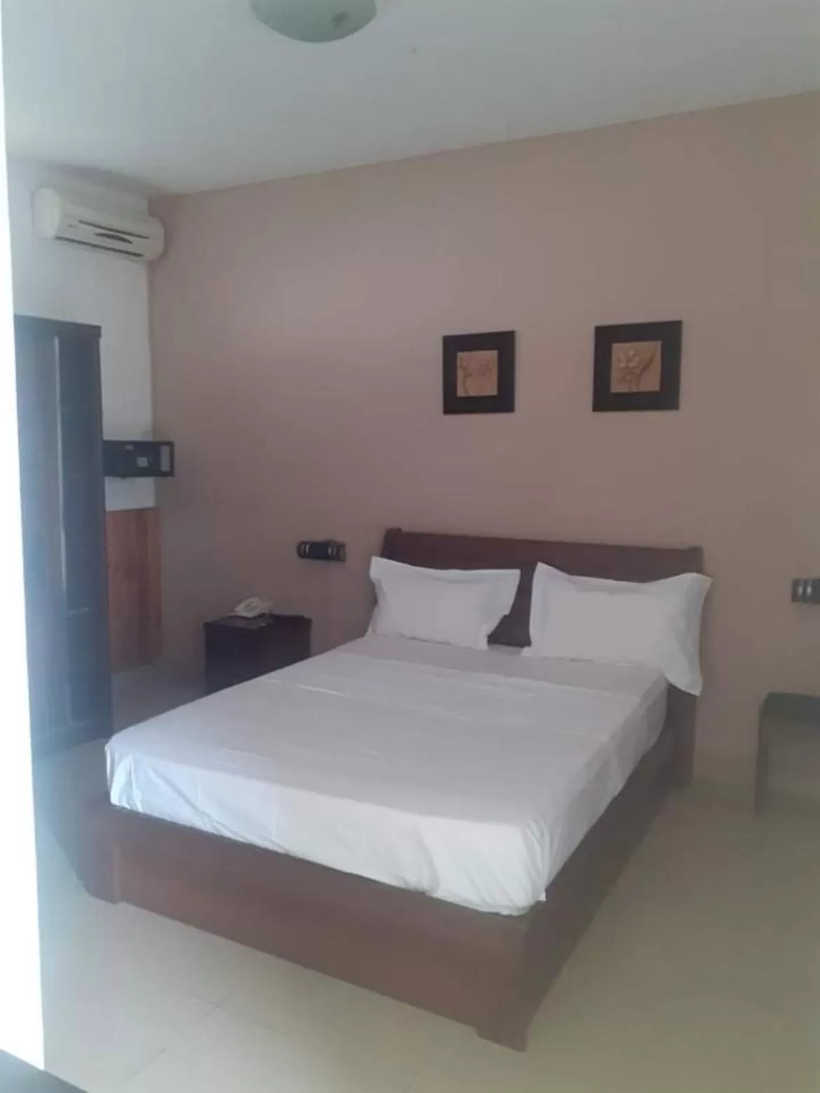 Bedroom, Bed in Hôtel La Grillade