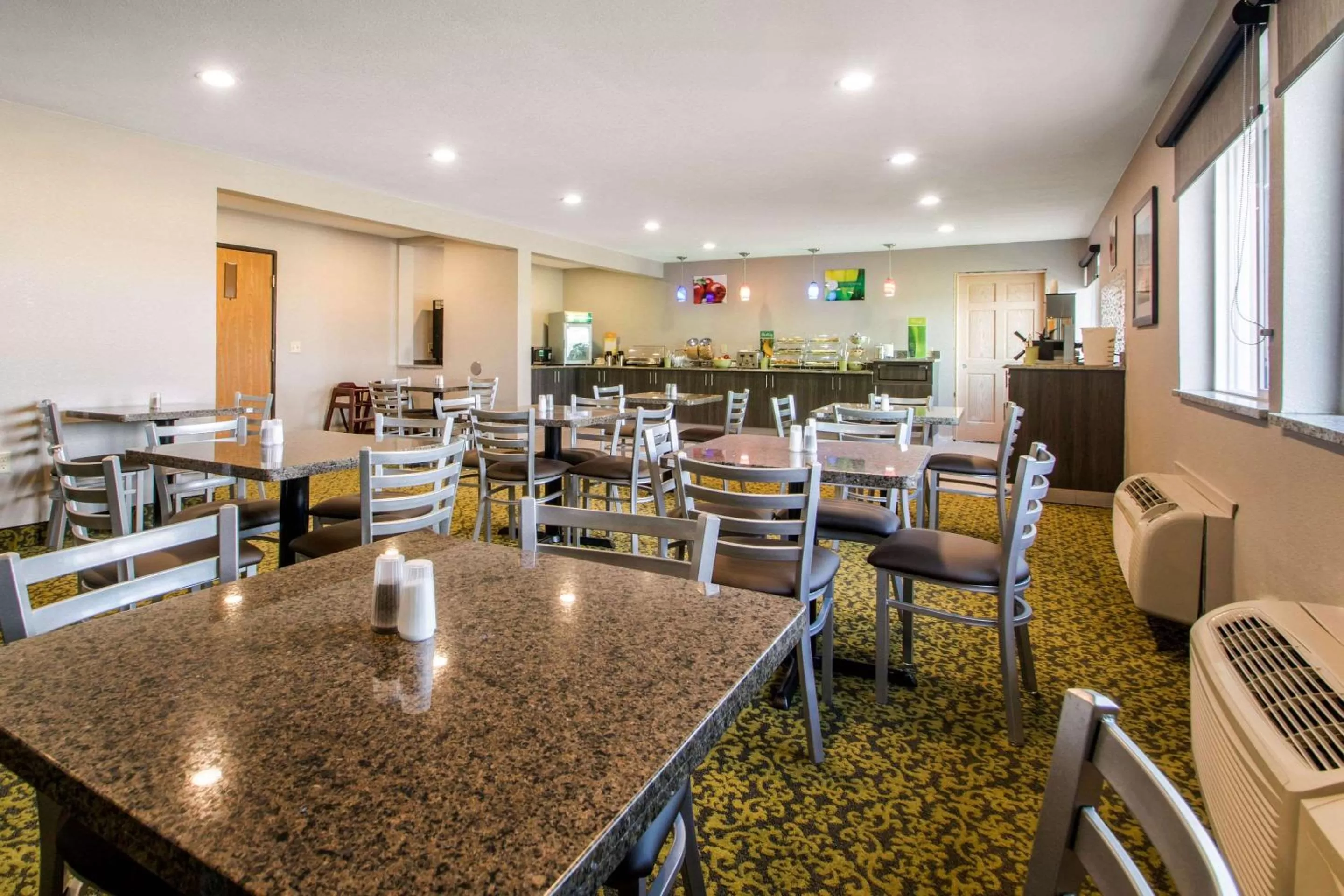 Restaurant/places to eat in Quality Inn Madison West Near University Area