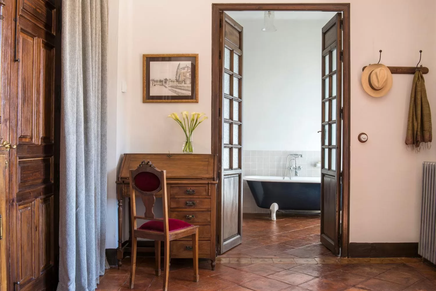 Bathroom, Bed in Hotel Cortijo del Marqués