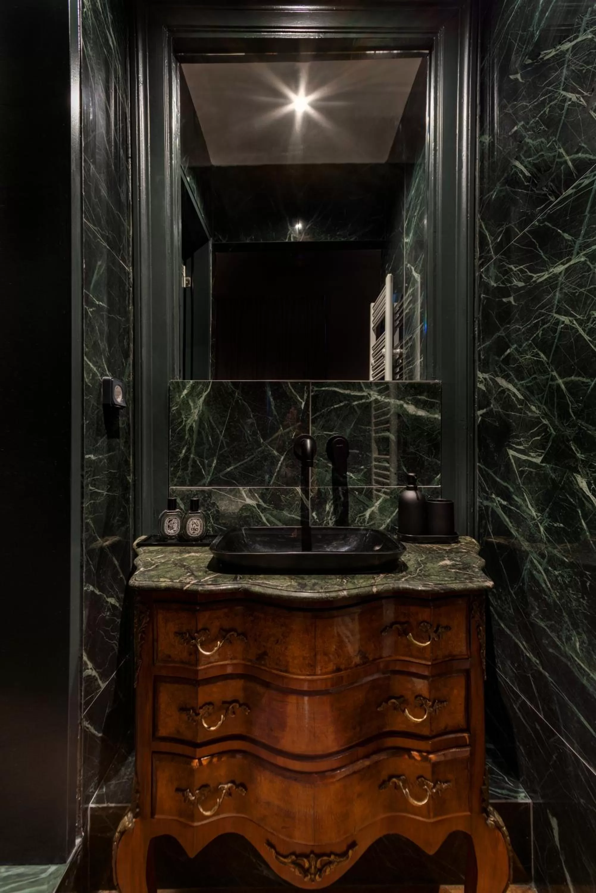 Bathroom in Athens Flair