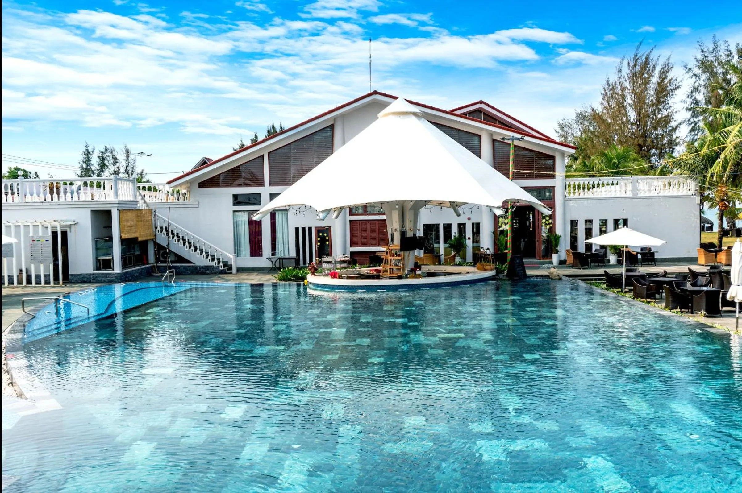 Swimming pool in Mercury Phu Quoc Resort & Villas