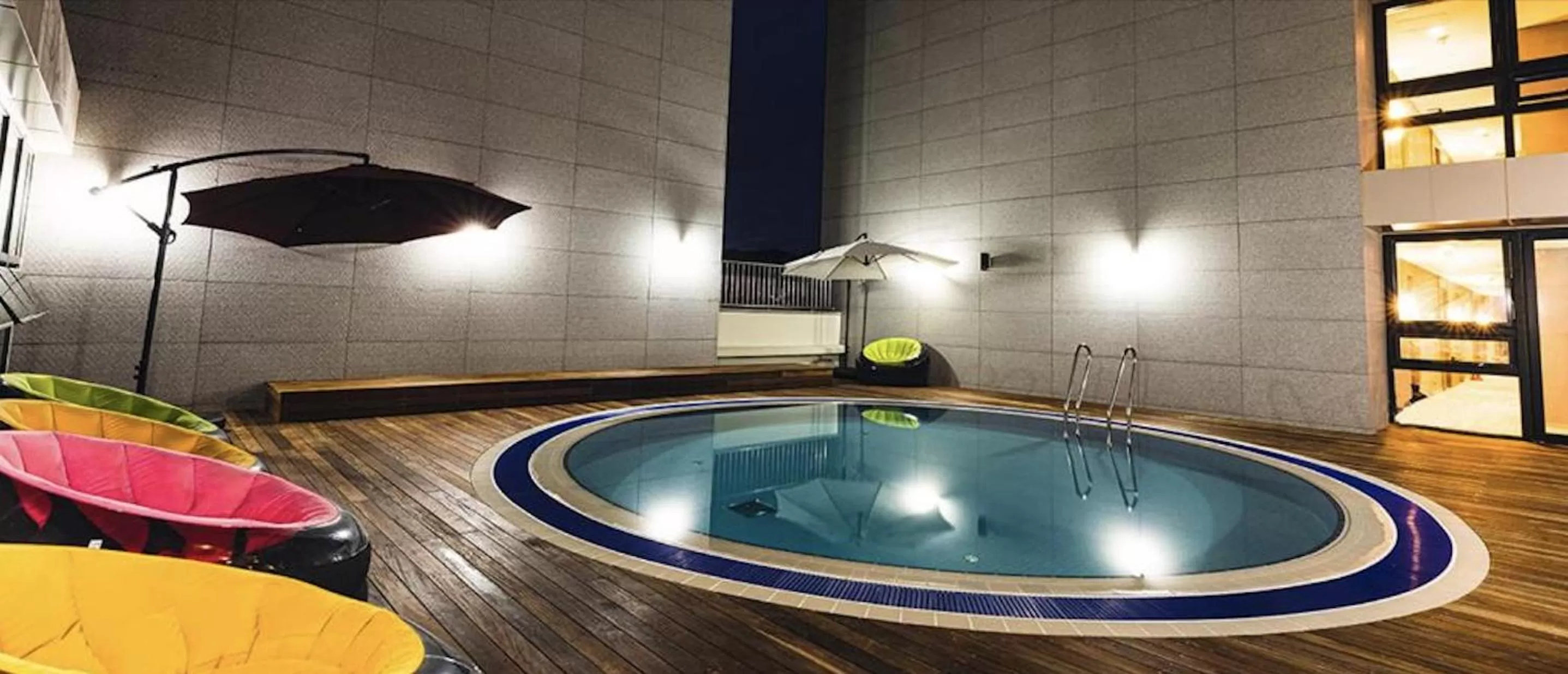 Swimming pool in Best Western Plus Jeonju
