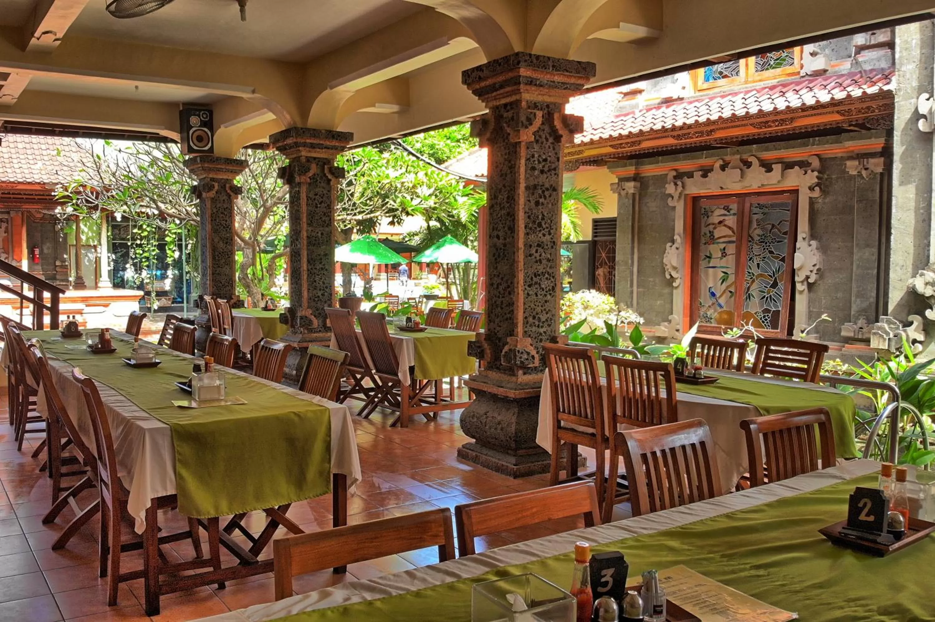 Restaurant/places to eat in Masainn Hotel Kuta