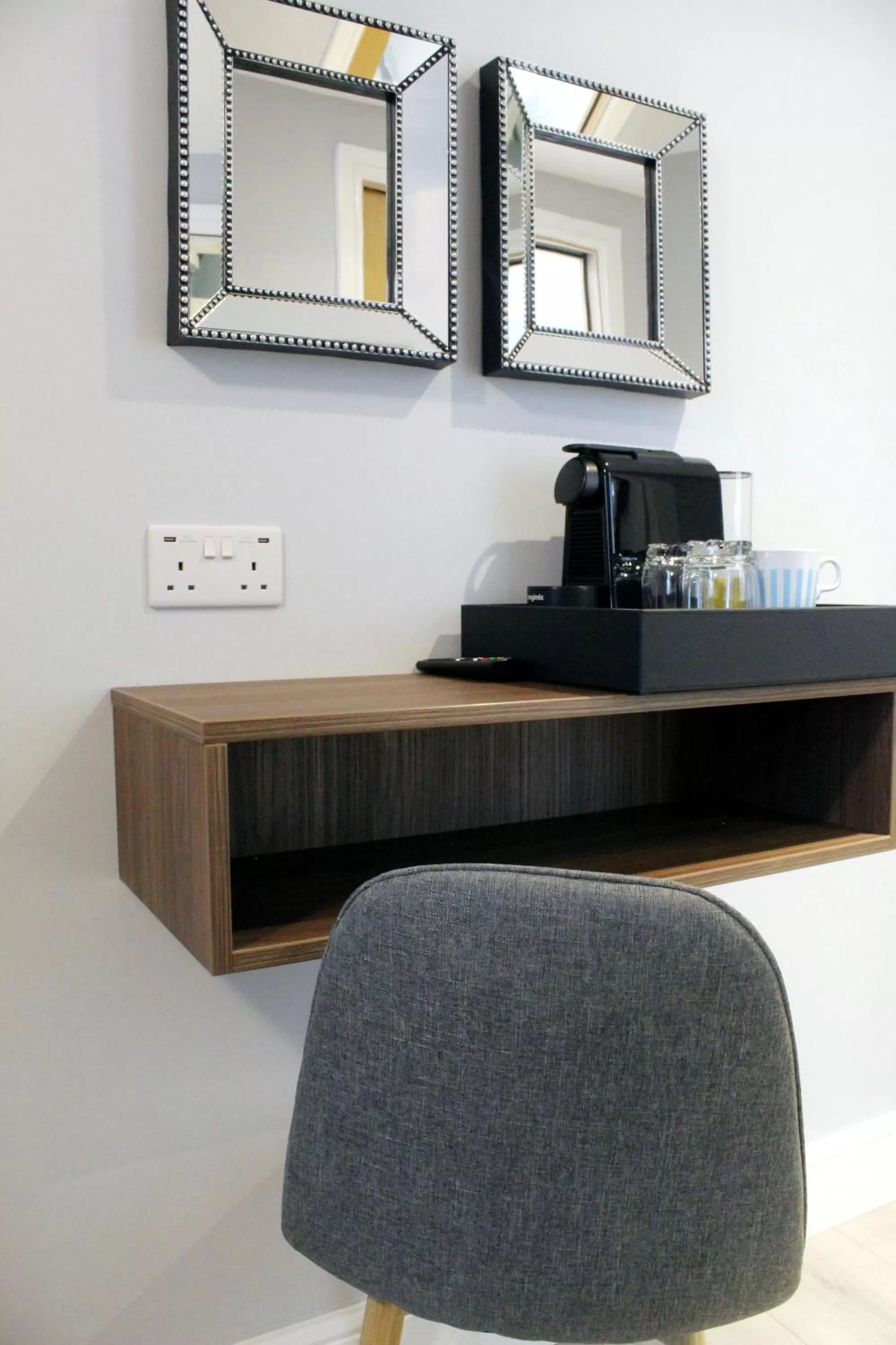 Coffee/tea facilities in CG Kensington