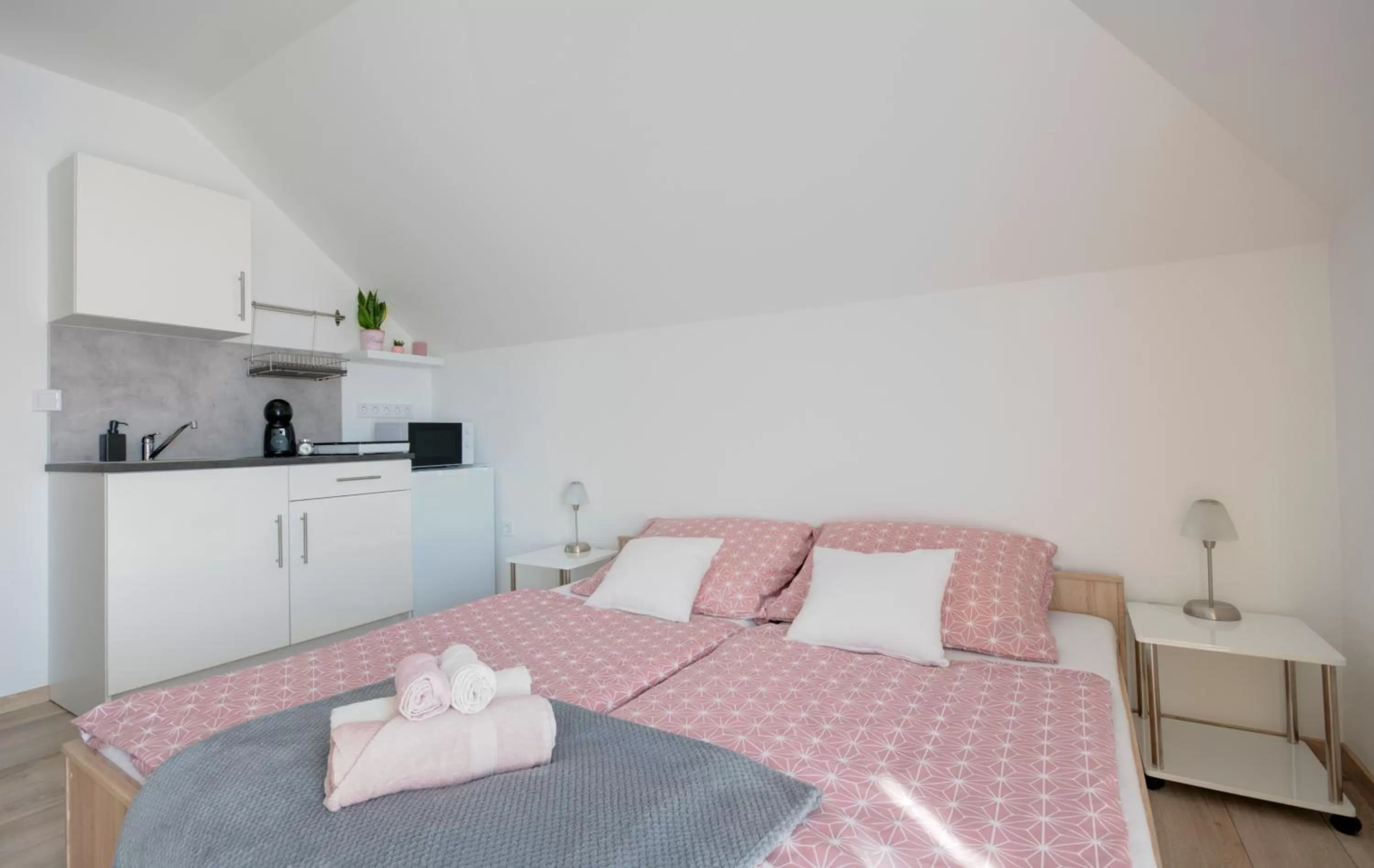 Bed in Villa Tara Bük