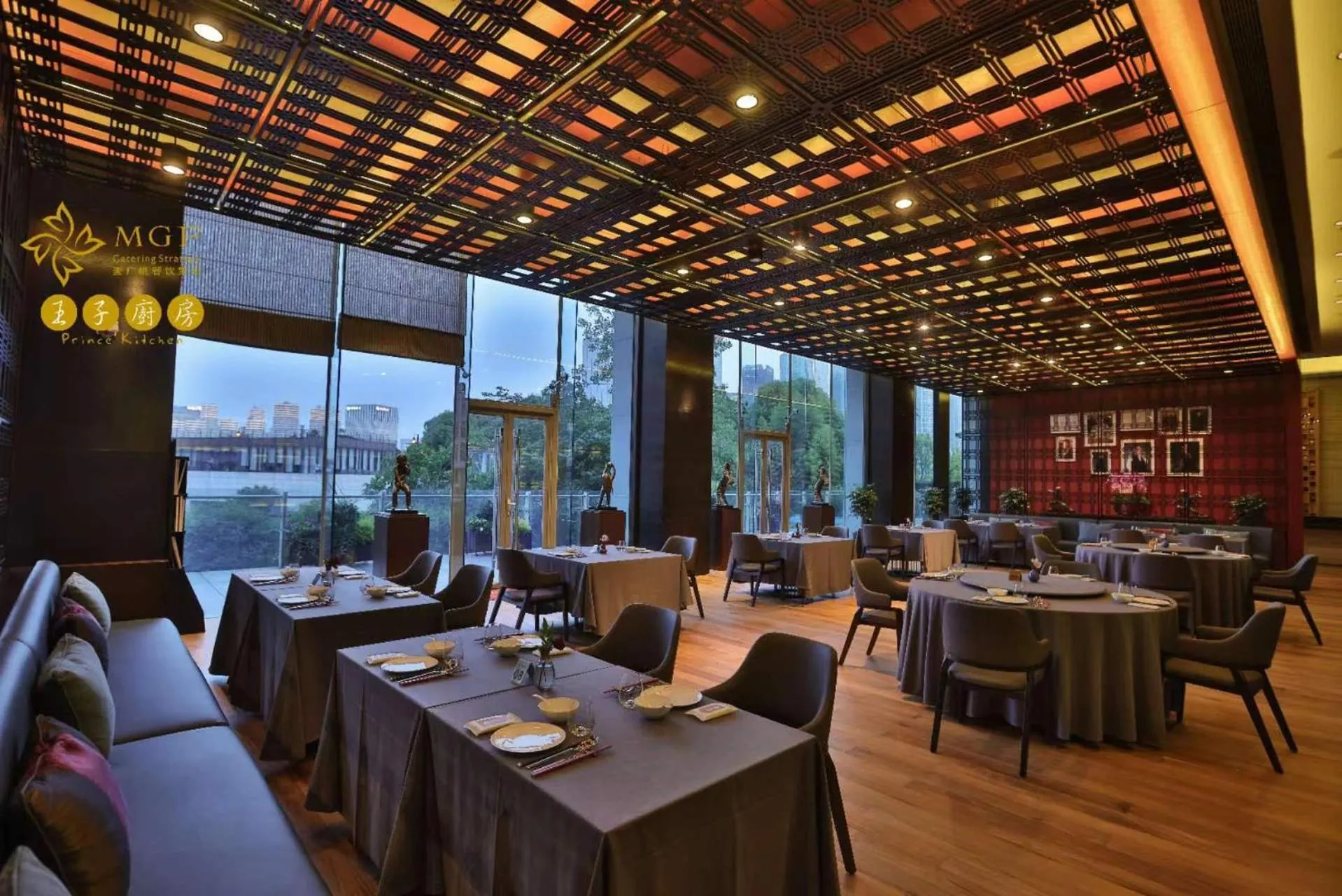 Restaurant/places to eat in Banyantree Shanghai On the Bund - Tales rooftop bar boasts a jaw-dropping panoramic vista