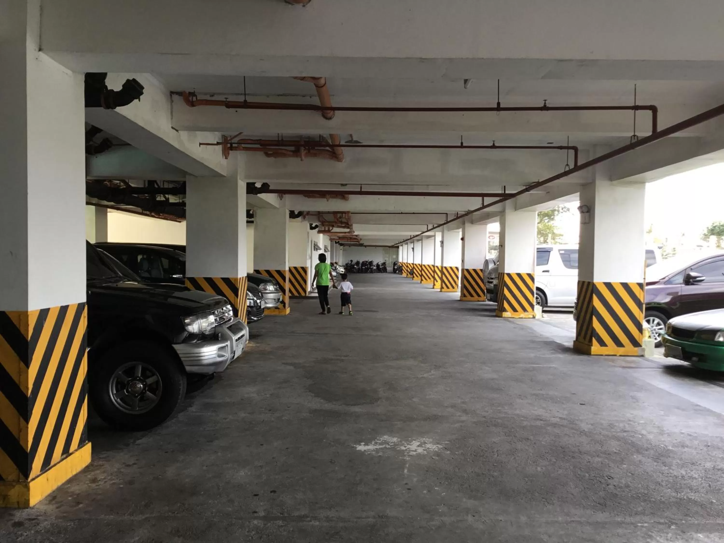 Condo with Free Swimming Pool & Viewing Deck