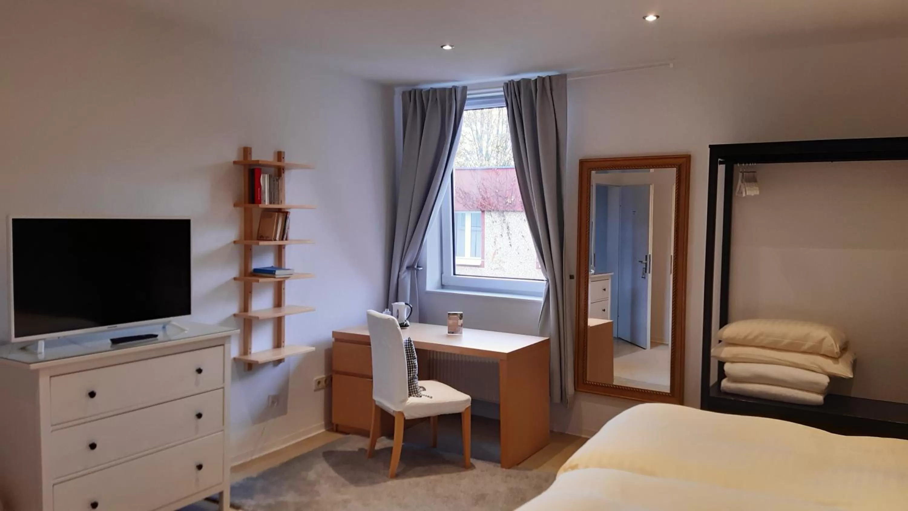 Photo of the whole room, Bed in Hotel Rhein-Residenz