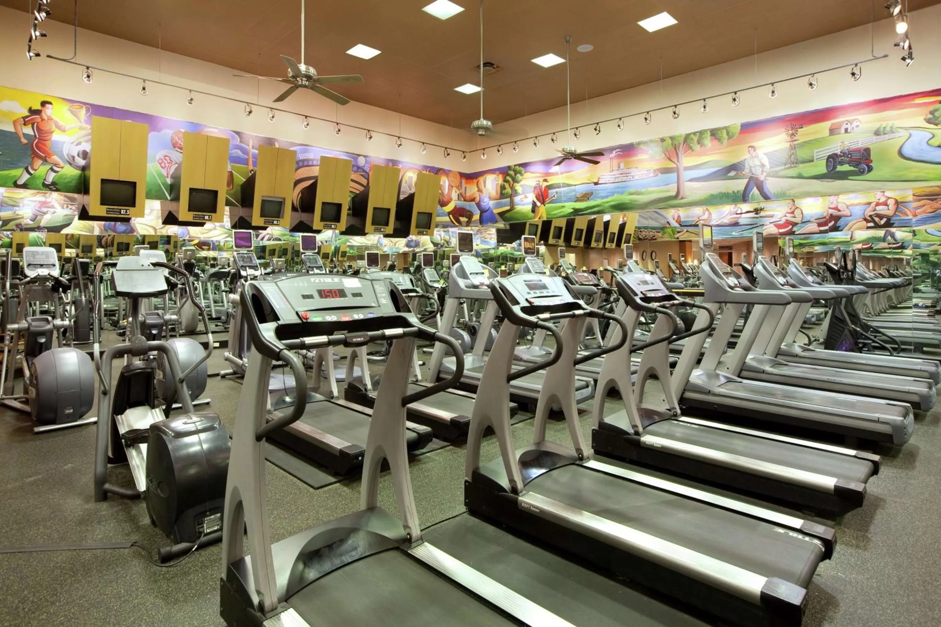 Fitness centre/facilities in DoubleTree by Hilton Hotel St. Louis - Chesterfield