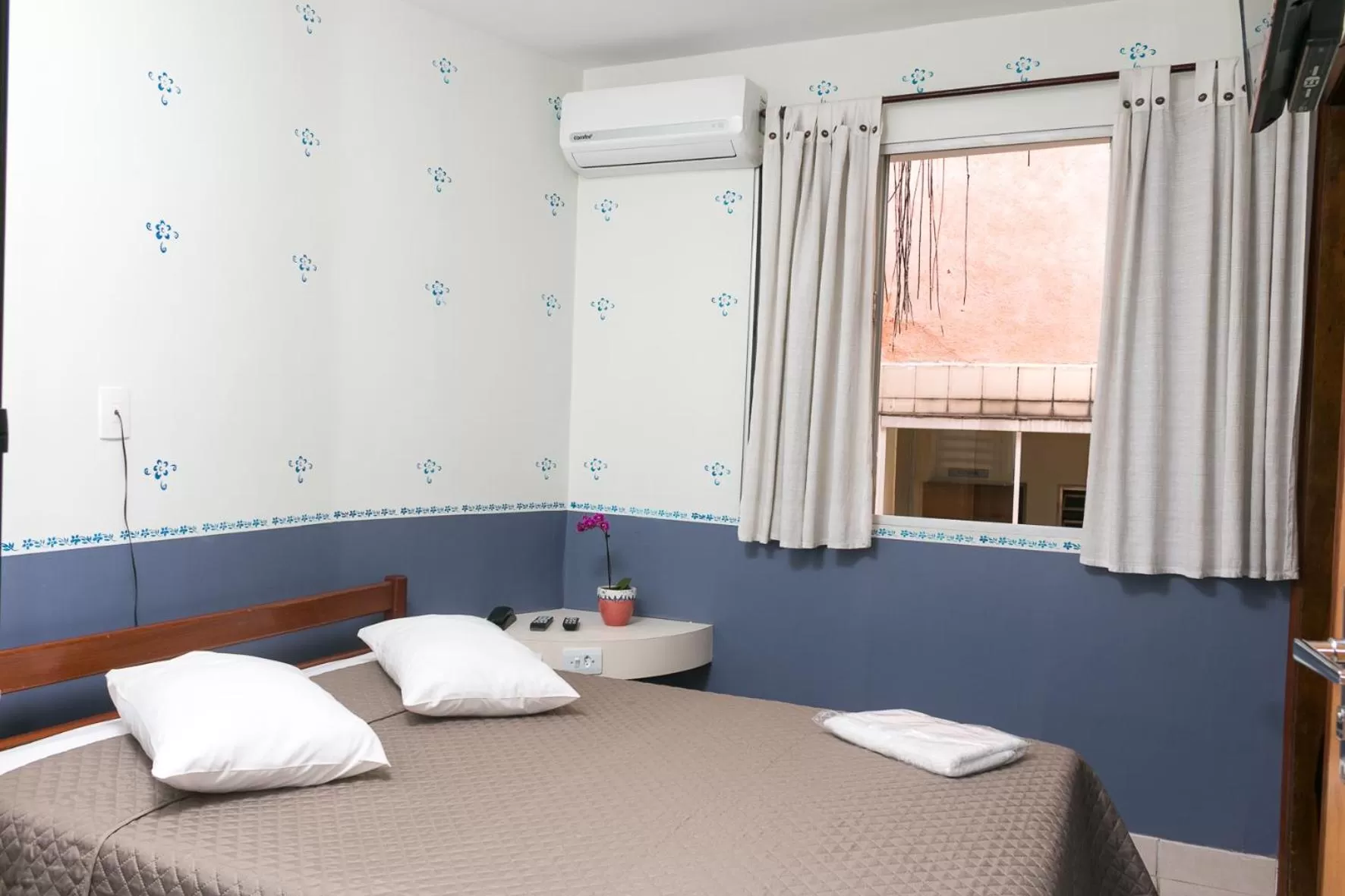 Bedroom, Bed in Hotel Residenza - 400m do inicio da Av Paulista e Metrô Paraiso