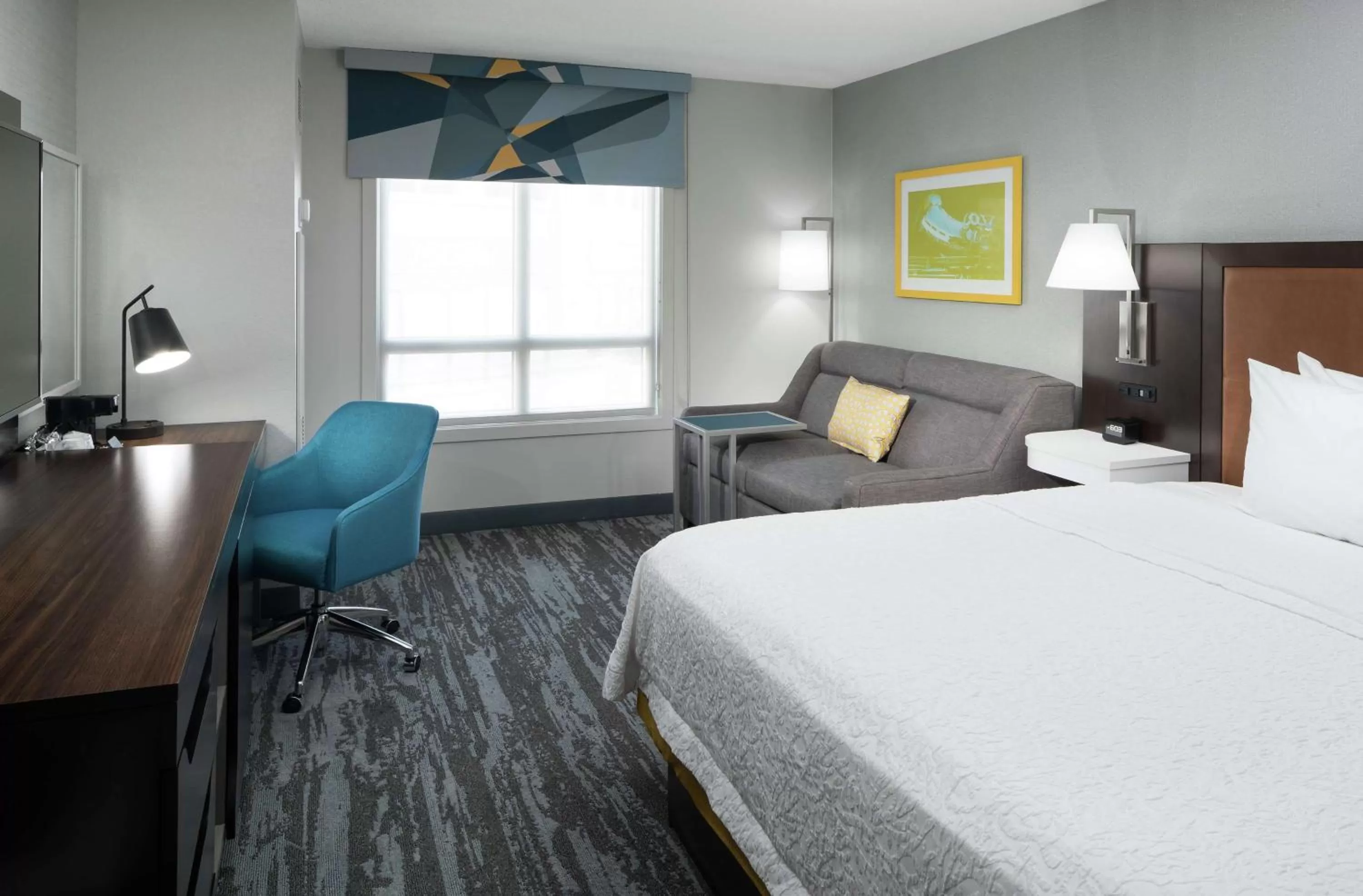 Bedroom, Bed in Hampton Inn & Suites Memphis-Beale Street