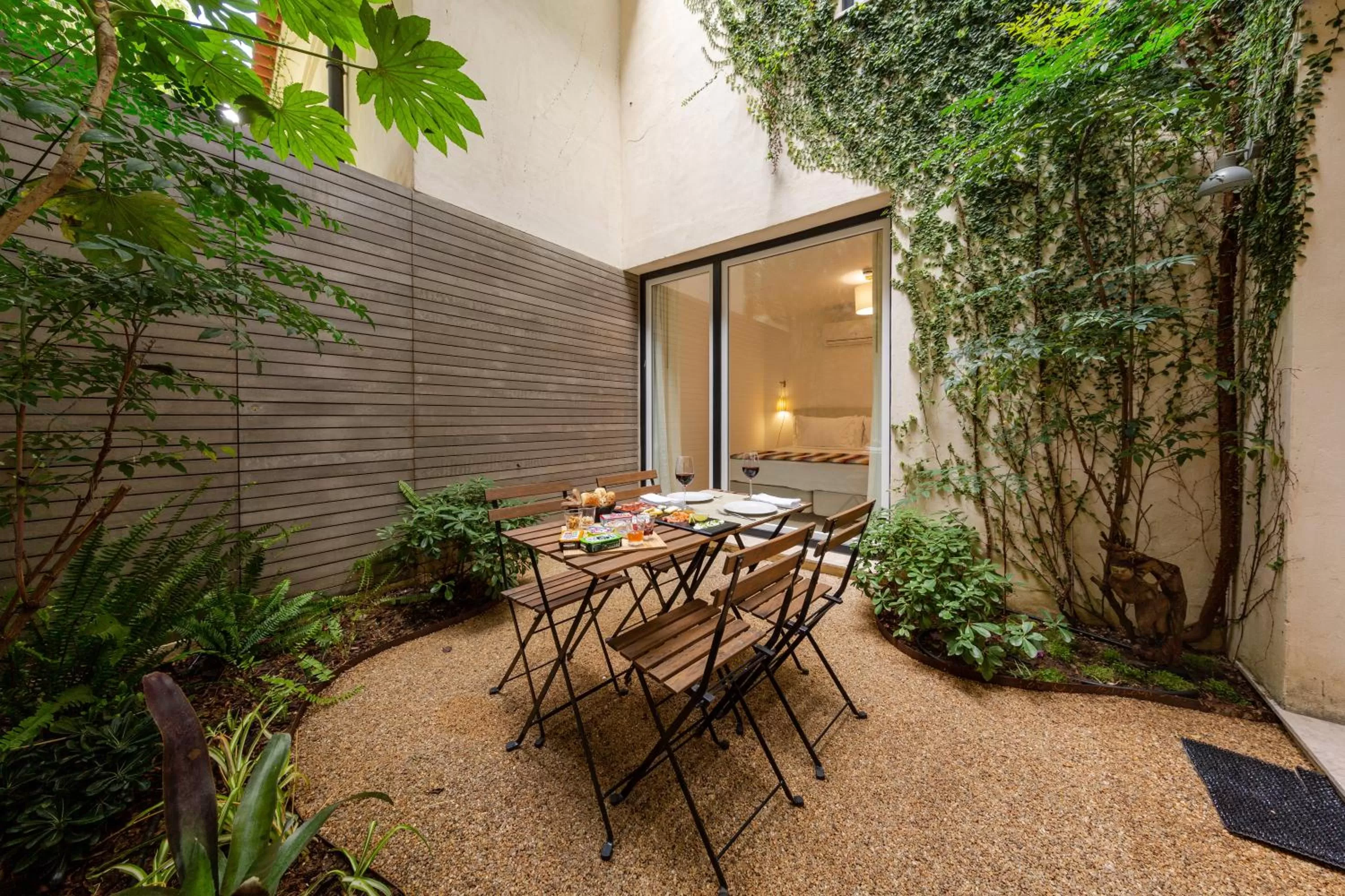 Patio in My Suite Lisbon Serviced Apartments - Principe Real