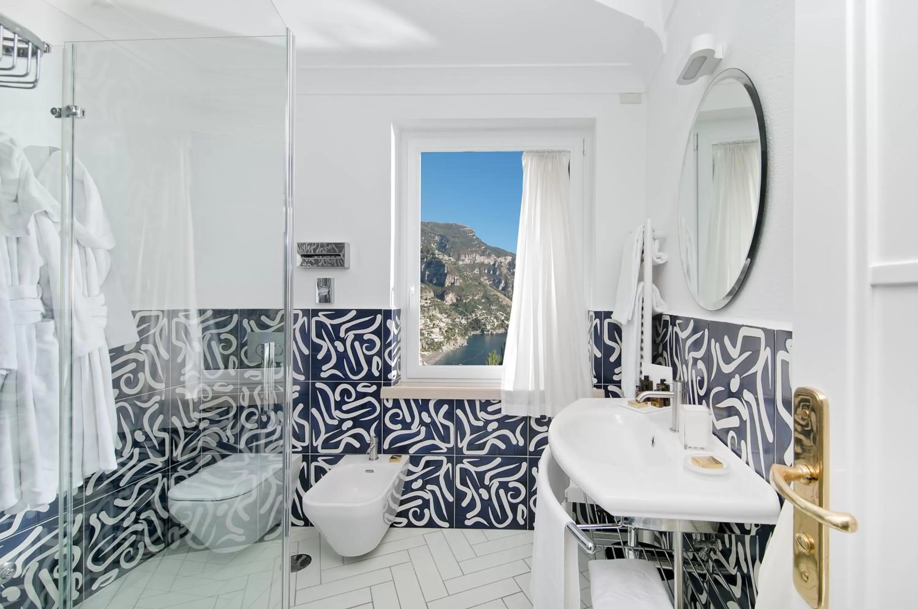 Shower in Hotel Le Agavi