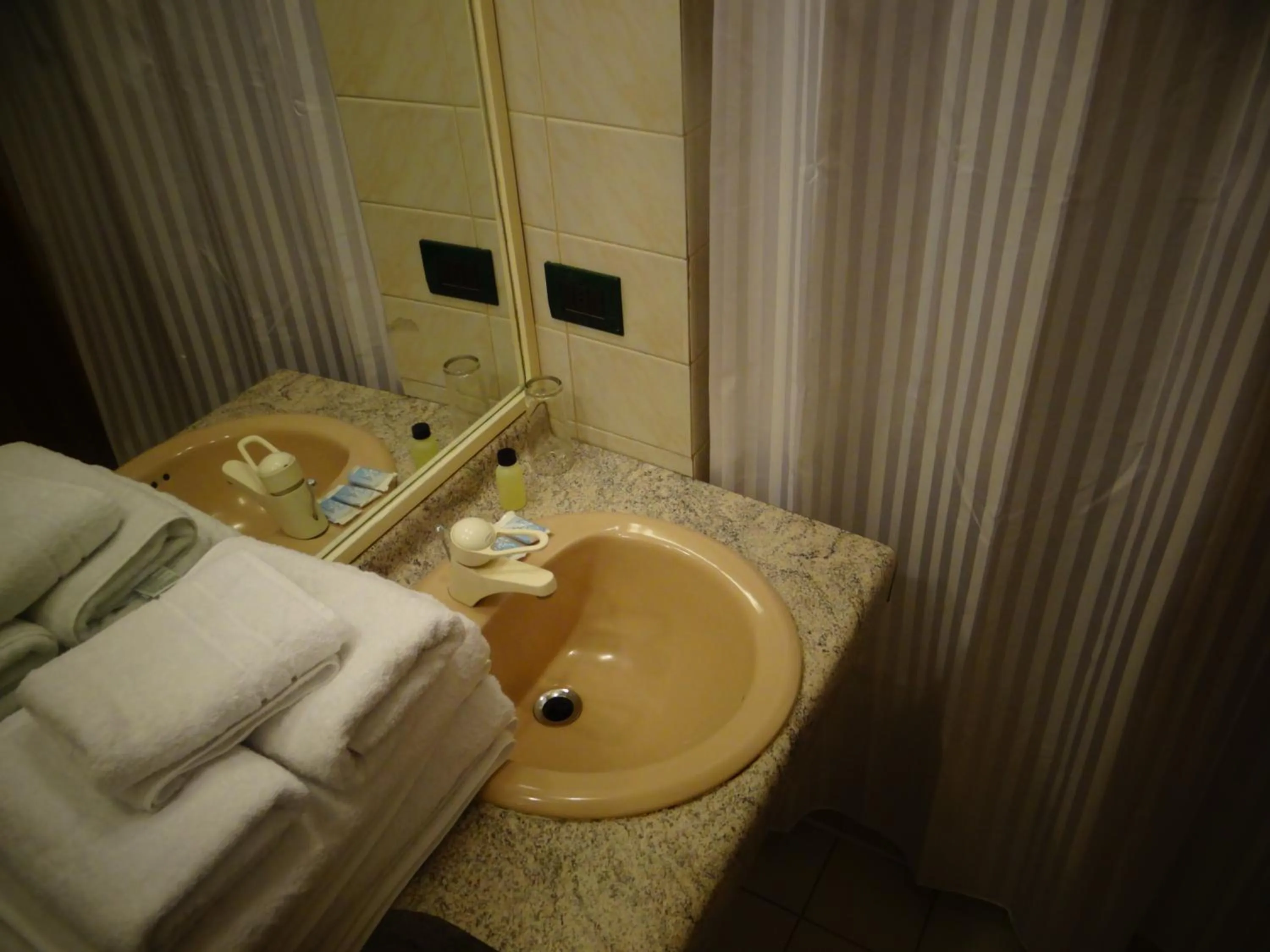 Toilet in Hotel Antupiren