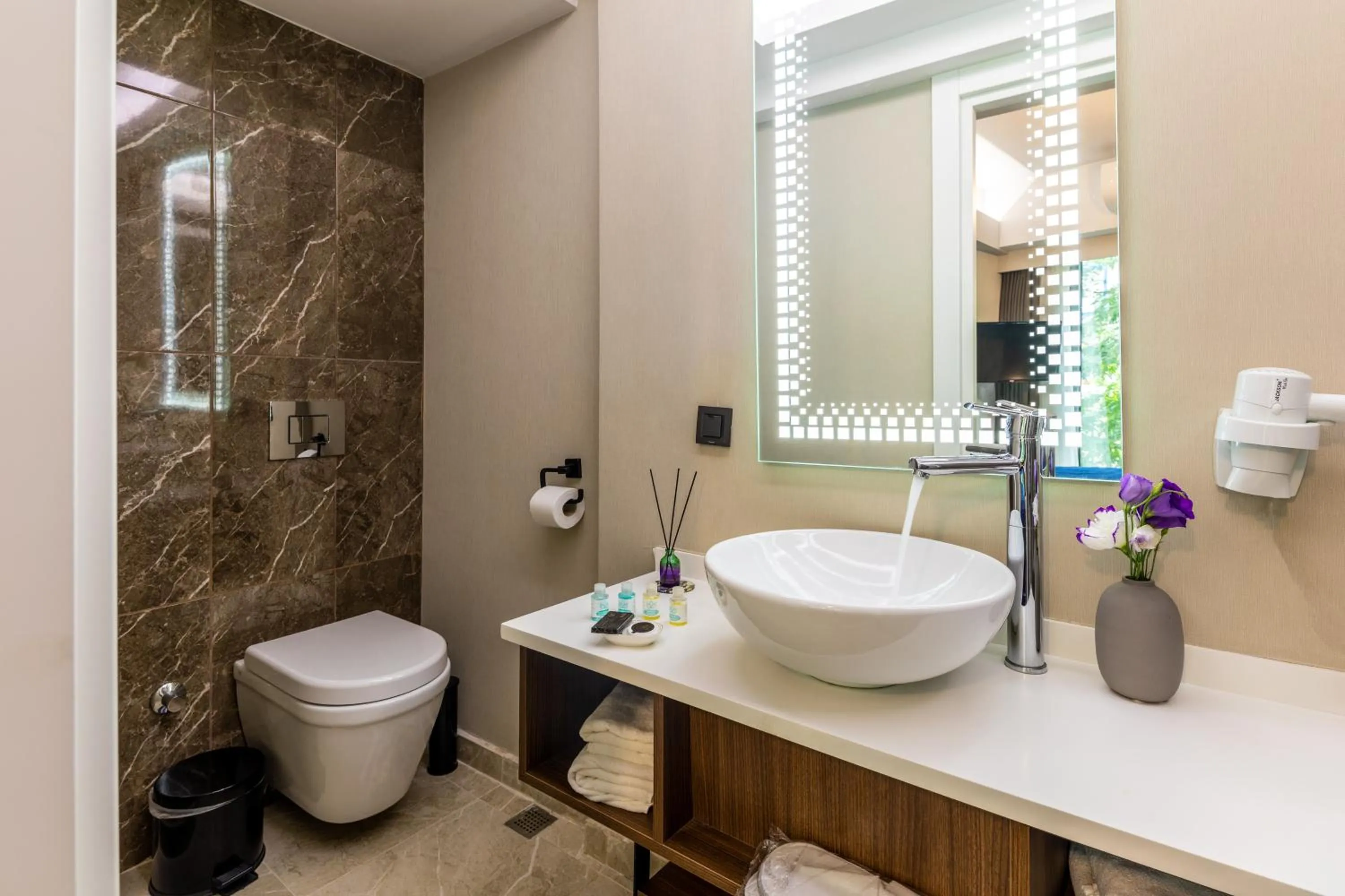 Bathroom in Union Hotel Port