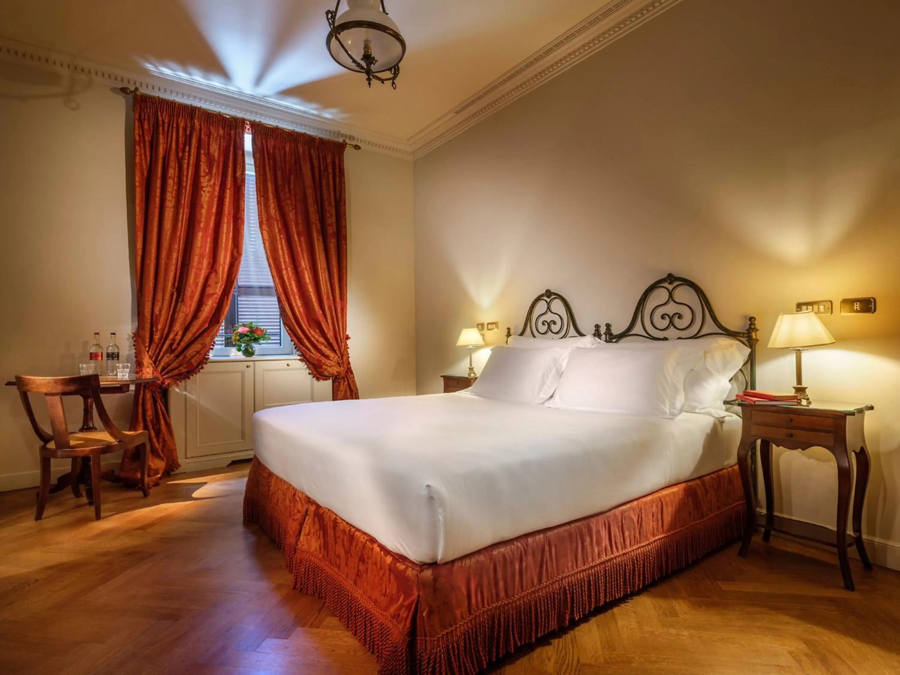 Photo of the whole room, Bed in Hotel Locarno