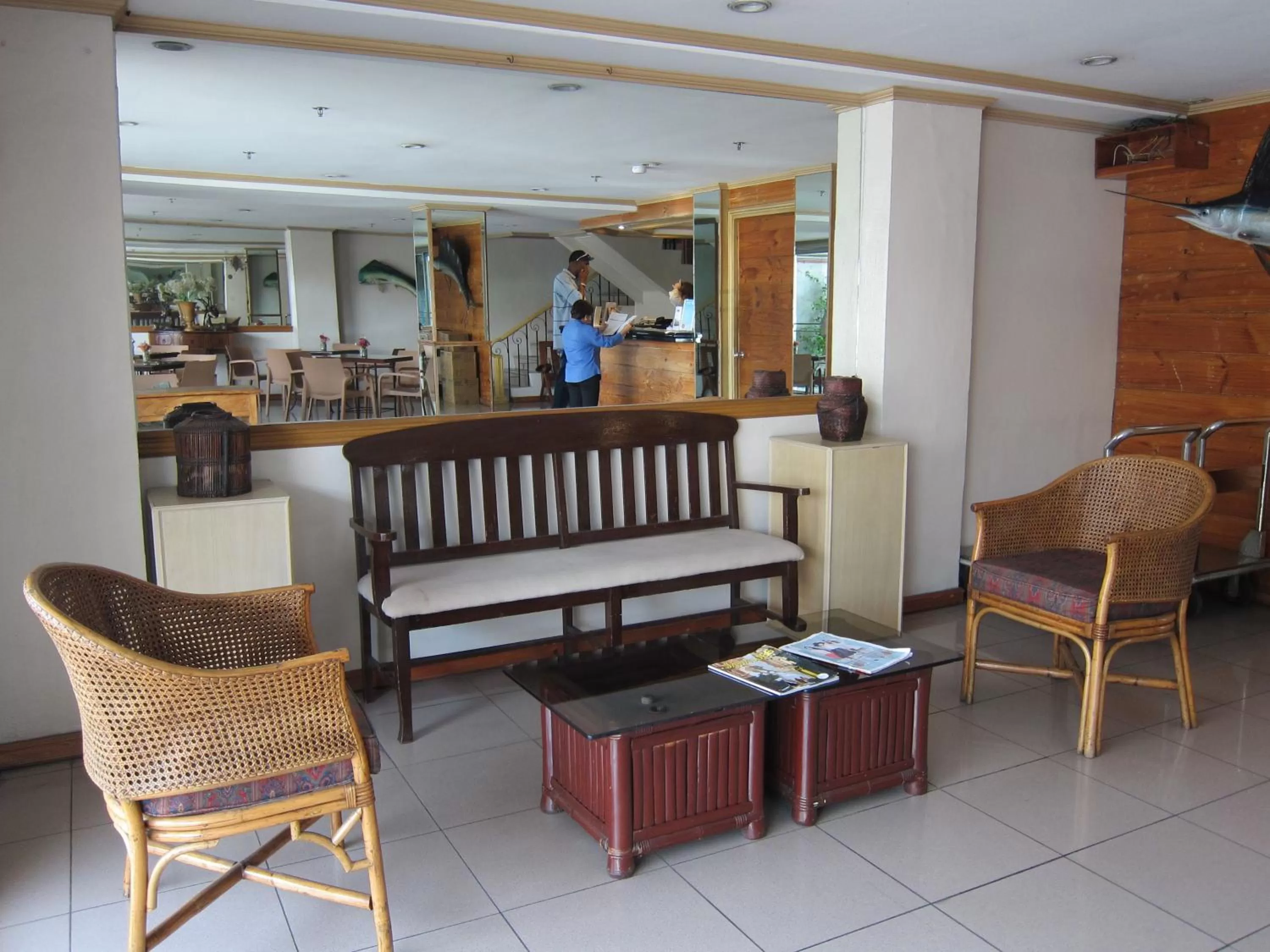 Lobby or reception in Nichols Airport Hotel