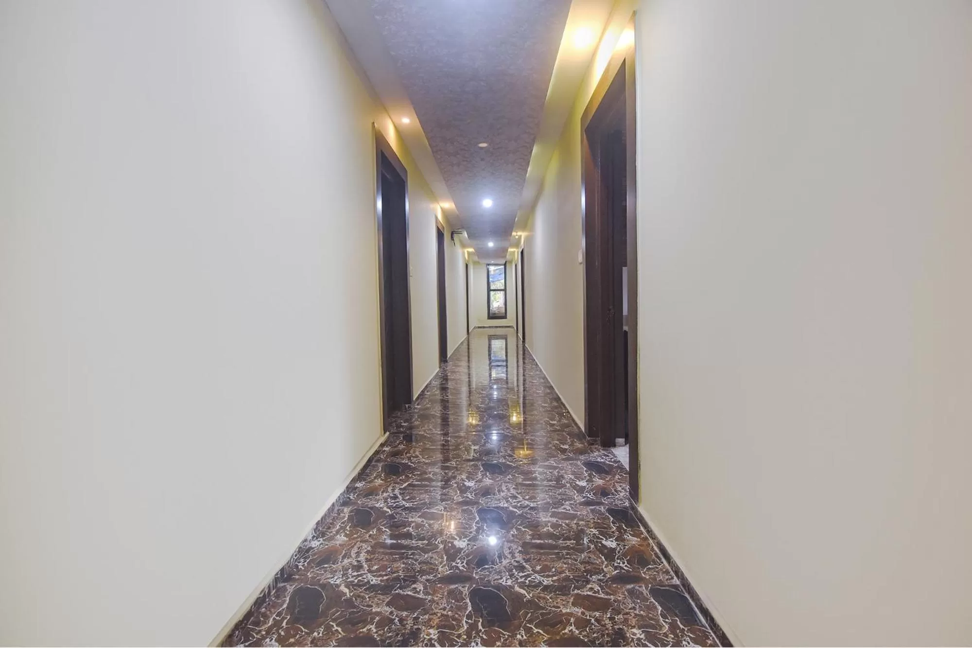 Lobby or reception in FabExpress Corinthia Boutique Rooms - Nr Candolim Beach