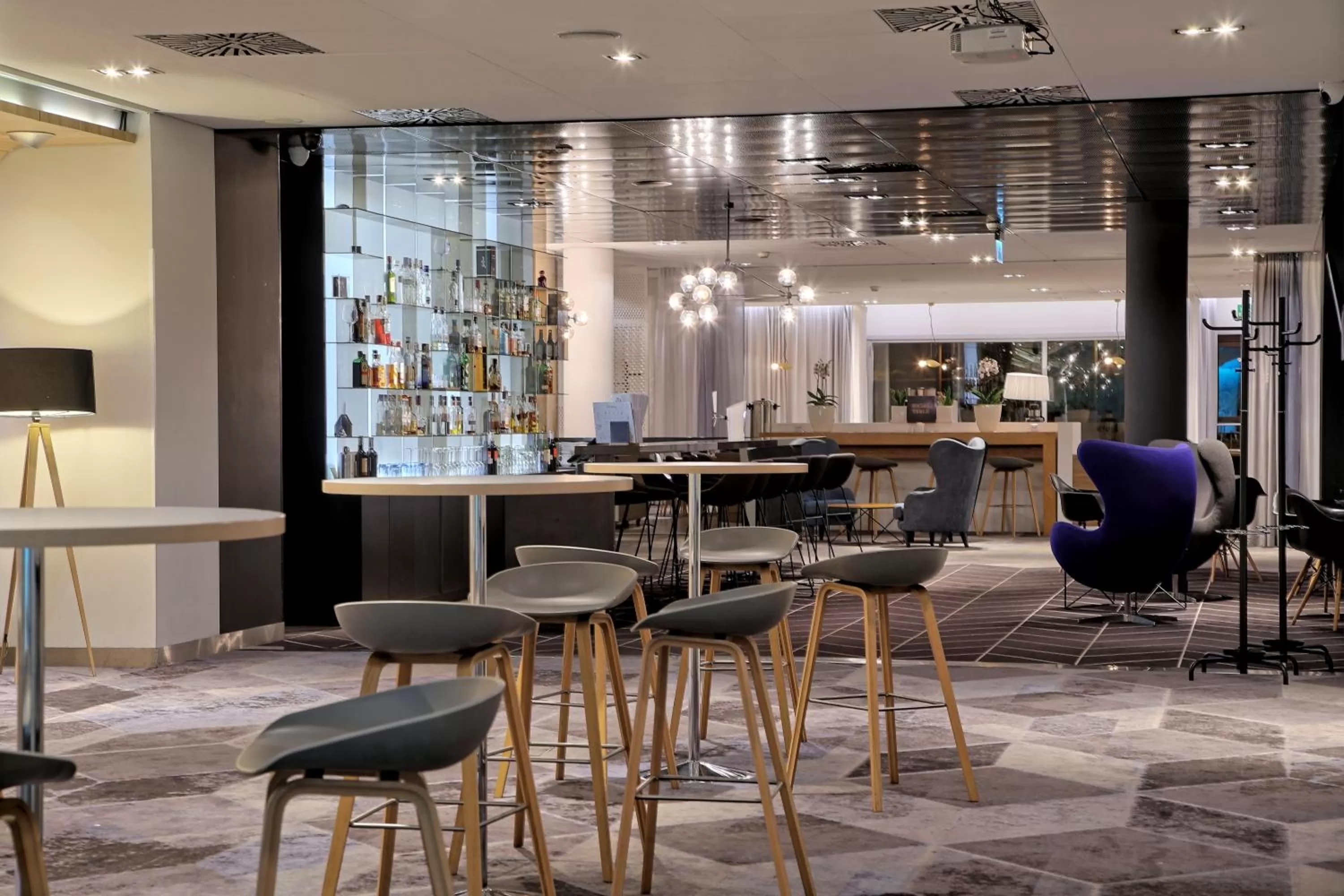 Lounge or bar in Novotel Katowice Centrum