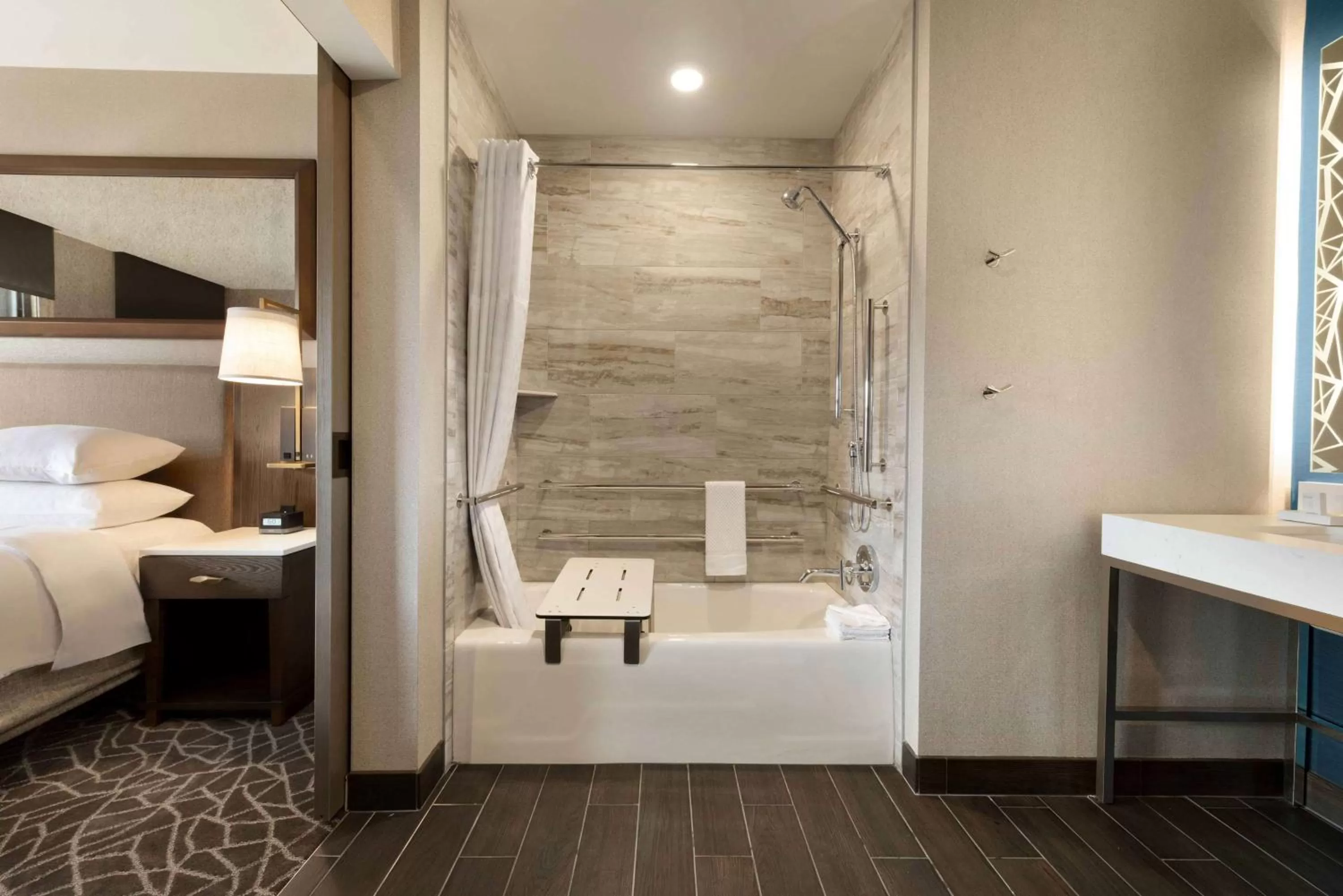 Bathroom, Bed in Embassy Suites By Hilton Minneapolis Downtown Hotel