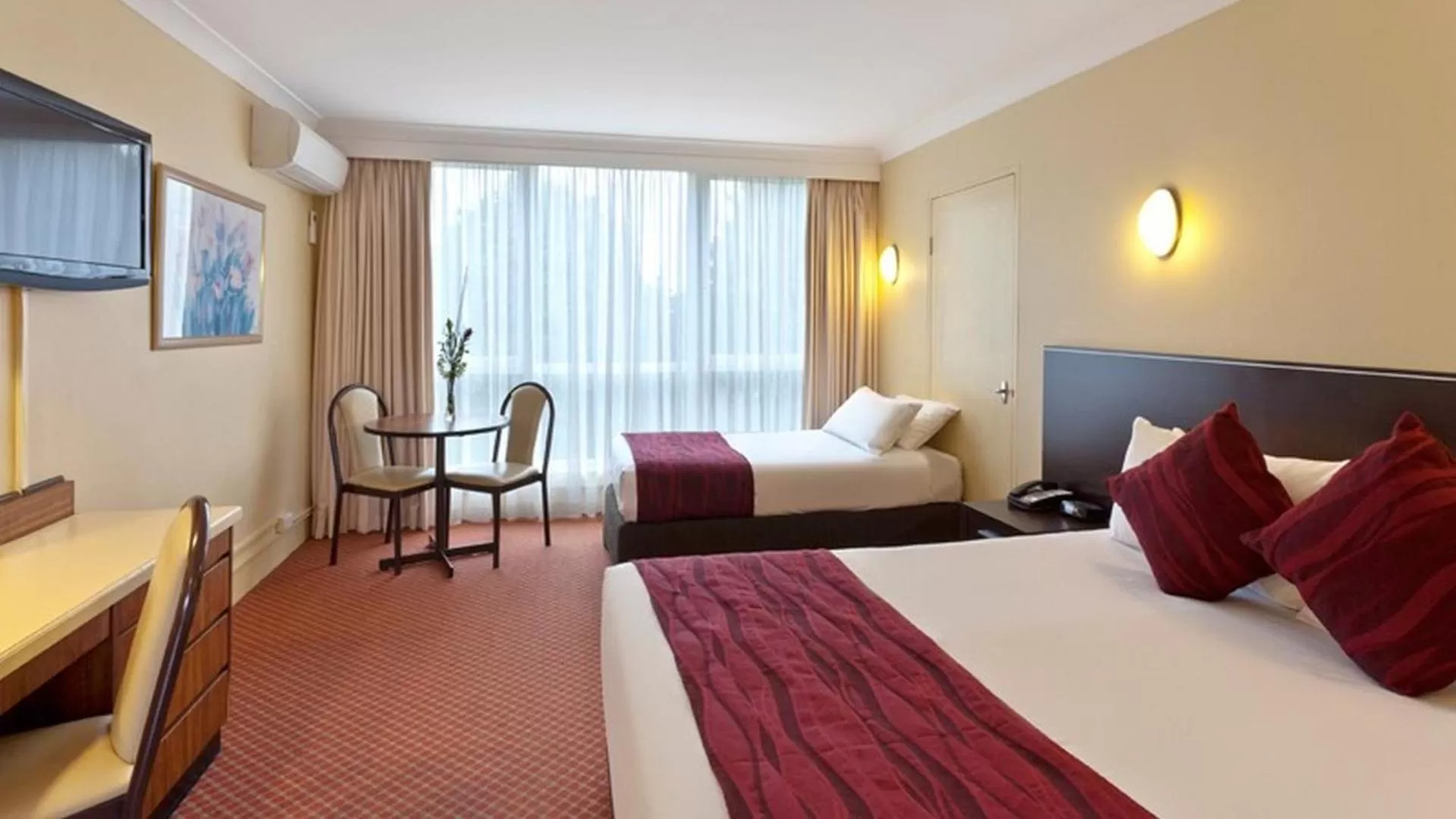 Bedroom, Bed in Alpine Motor Inn